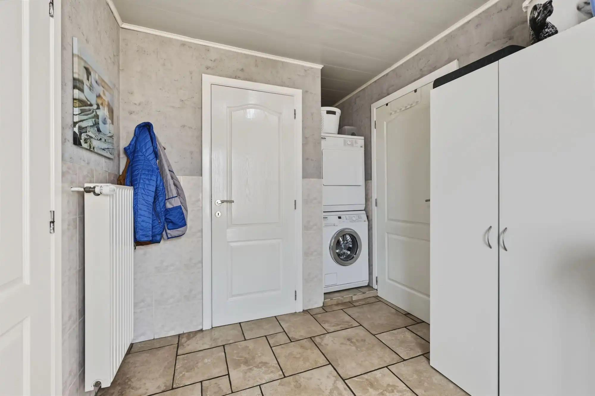Instapklare woning op ruim perceel met paardenstallen foto 15