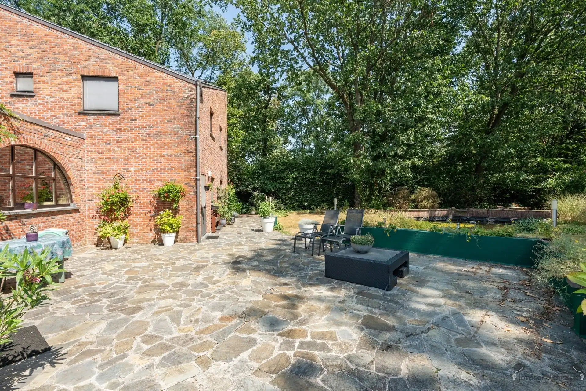 Architecturale woning met 4 slaapkamers op een royaal perceel van 2.012 m² foto 13