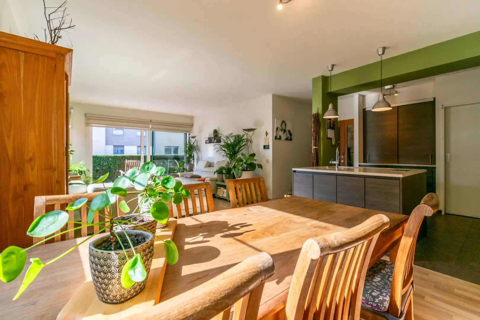 INSTAPKLAAR APP MET 2 SLAAPKAMERS, TERRAS & GARAGE! foto 9