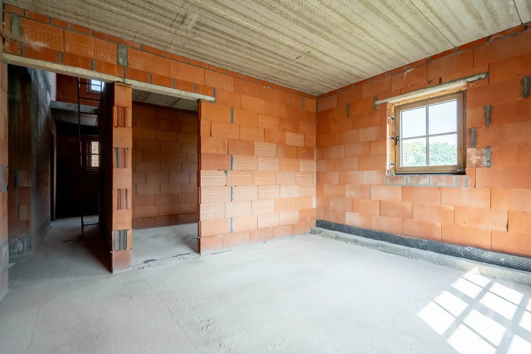 Prachtige en idyllisch gelegen hoeve (casco) op 4 hectare! foto 24