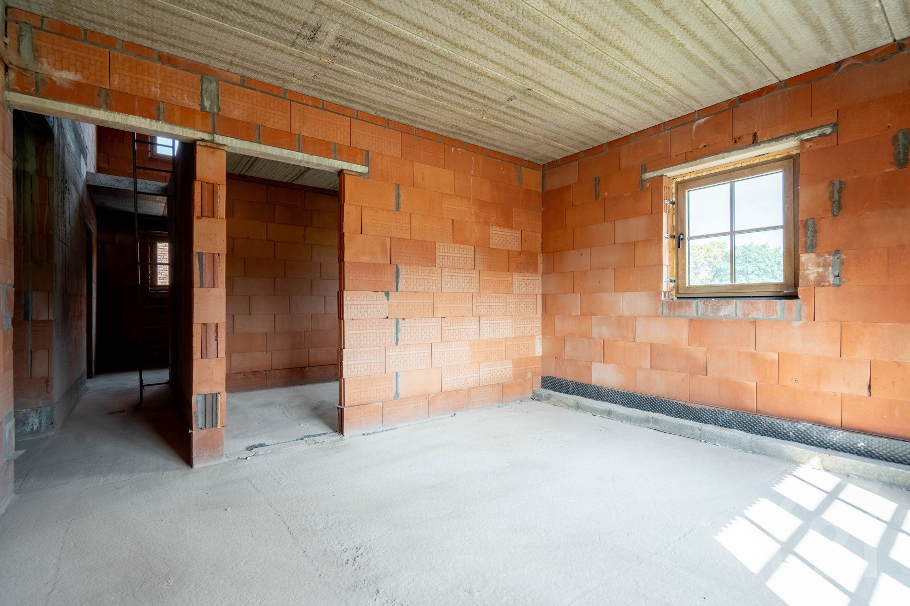 Prachtige en idyllisch gelegen hoeve (casco) op 4 hectare! foto 24