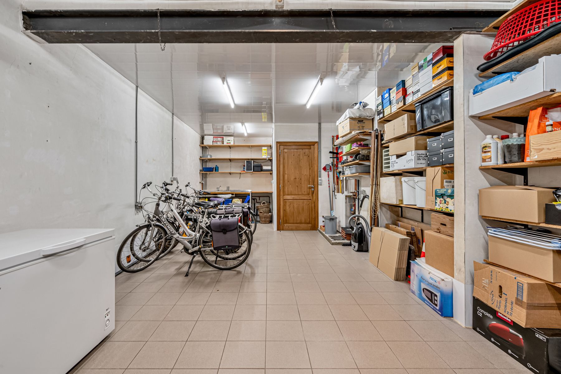 Goed gelegen, ruime gezinswoning met garage foto 22