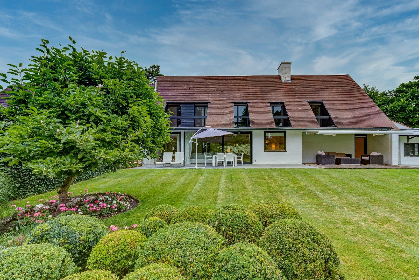 Villa op een uitzonderlijke locatie verscholen nabij de Zoutedijk foto {{pictureIndex}}