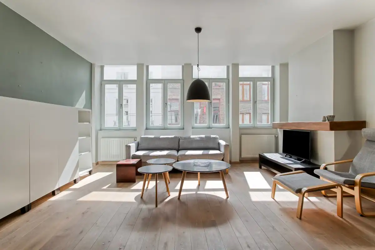 Karaktervol appartement met groot terras (20m²) in het midden van de stad aan het Karmelietenklooster en het Gravensteen. foto 2