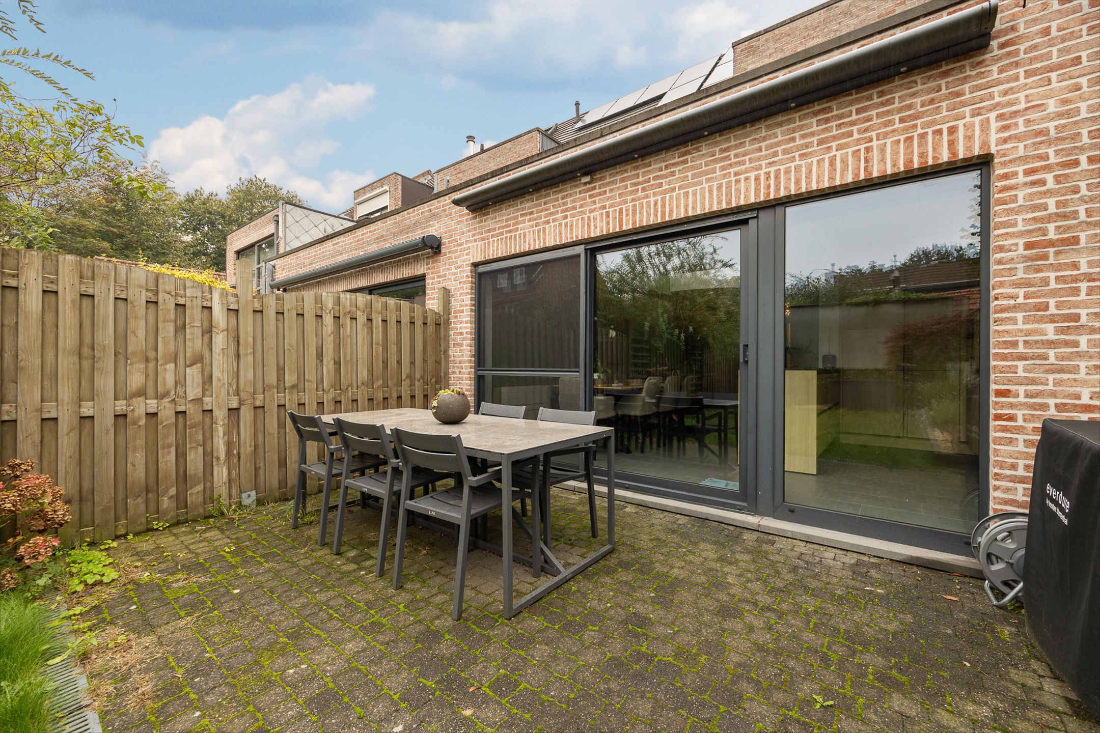 Instapklare moderne woning met tuin en garage op topligging foto 10