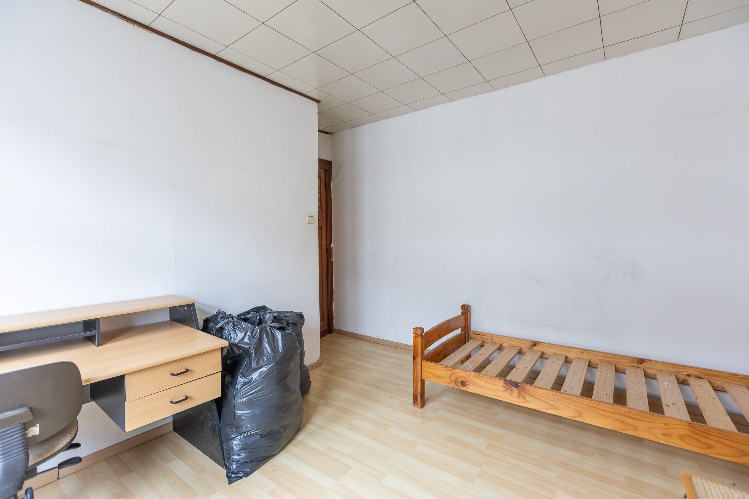 Ruime te renoveren woning met zonnige tuin en tal van mogelijkheden. foto 25