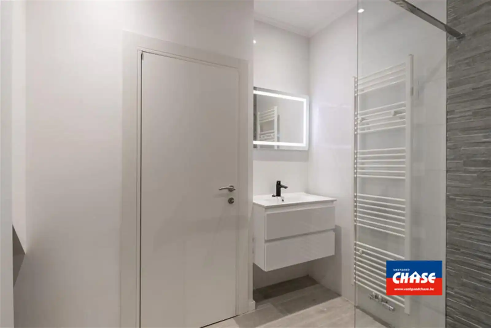 Volledig gerenoveerde woning!  foto 13