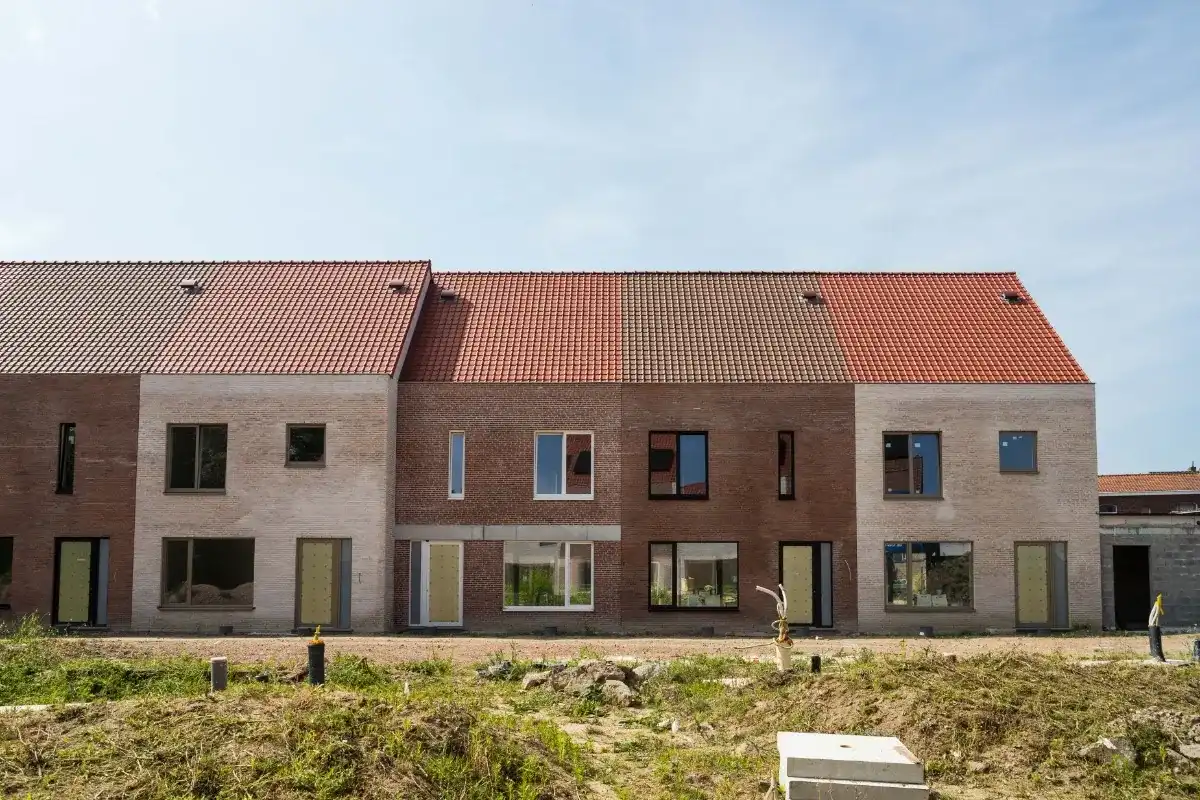 Energiezuinige nieuwbouwwoning op een unieke locatie foto {{pictureIndex}}