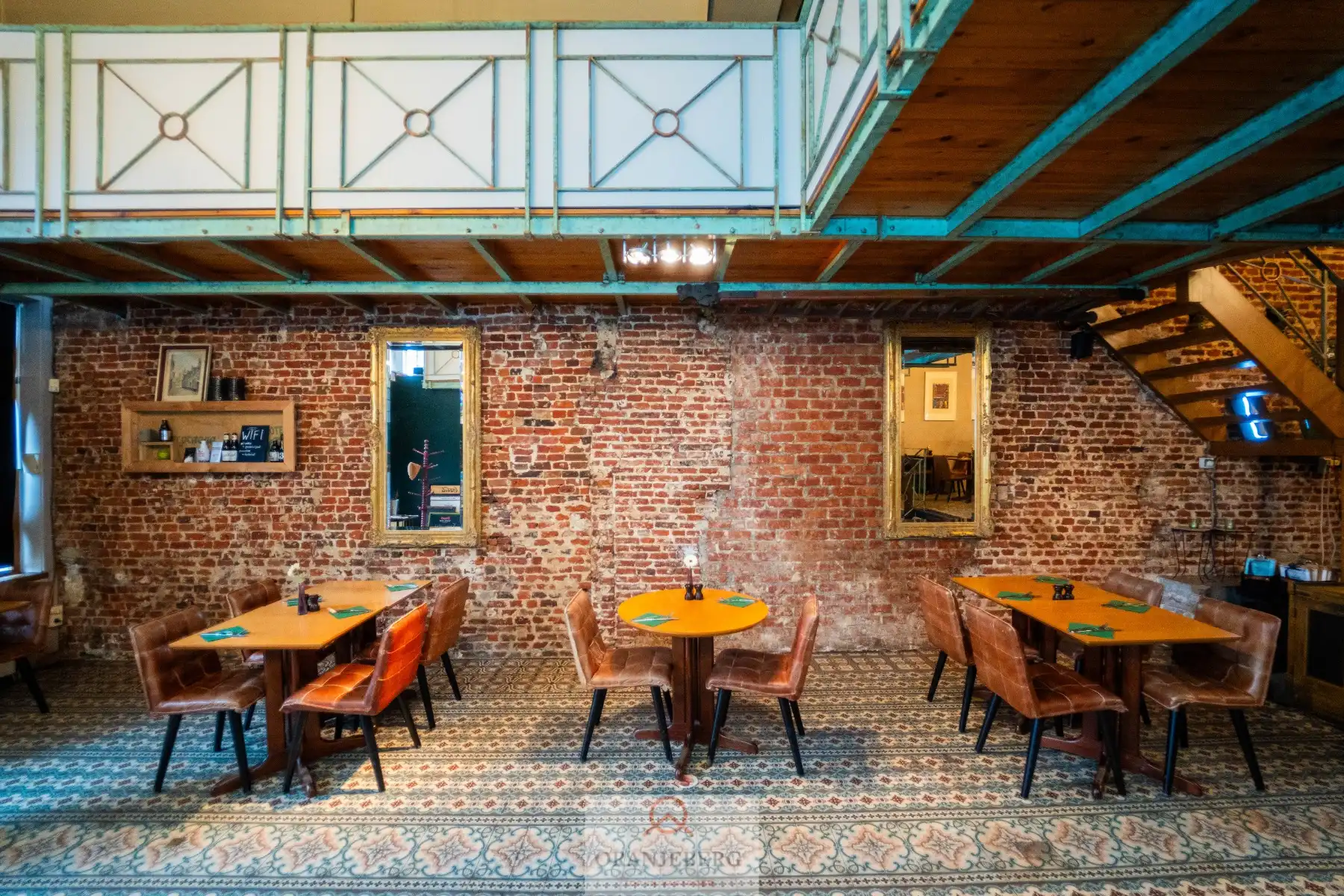 Handelspand in historisch gebouw aan de Vrijdagmarkt foto 10