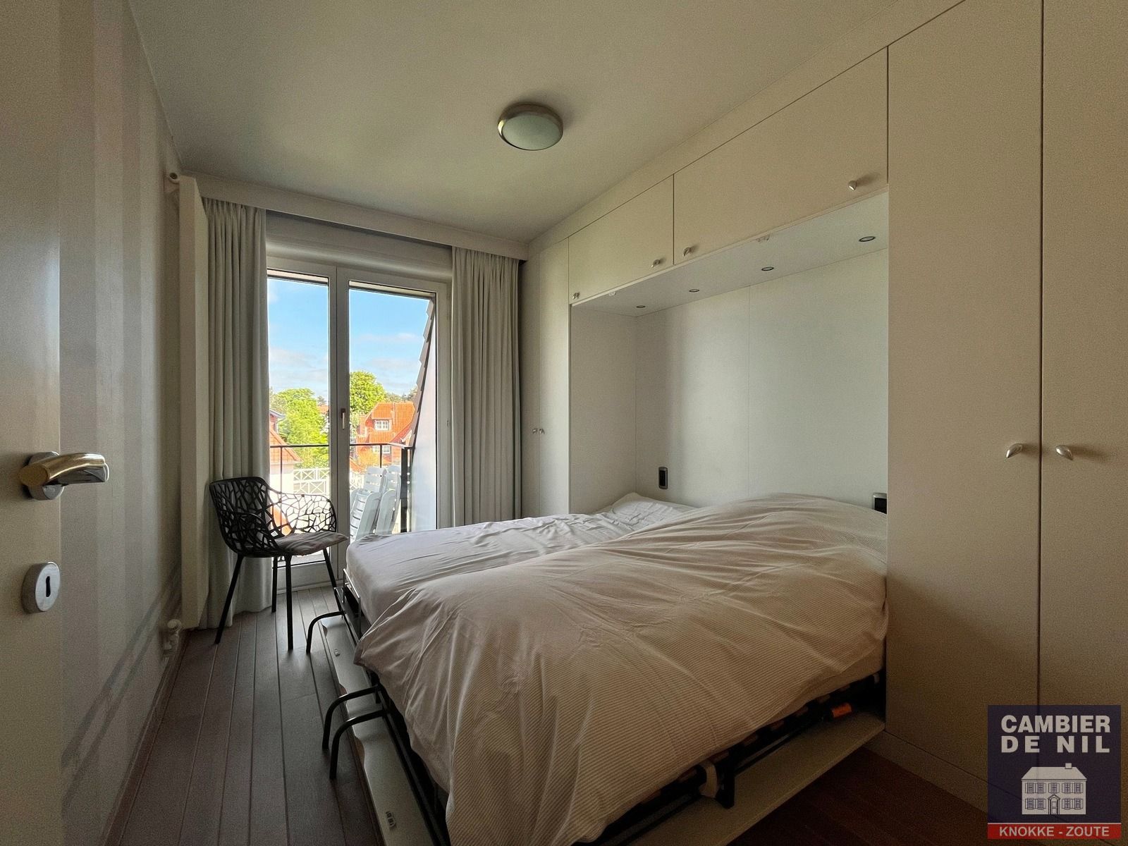 Prachtig ongemeubeld appartement op enkele stappen van het Albertplein!  foto 13