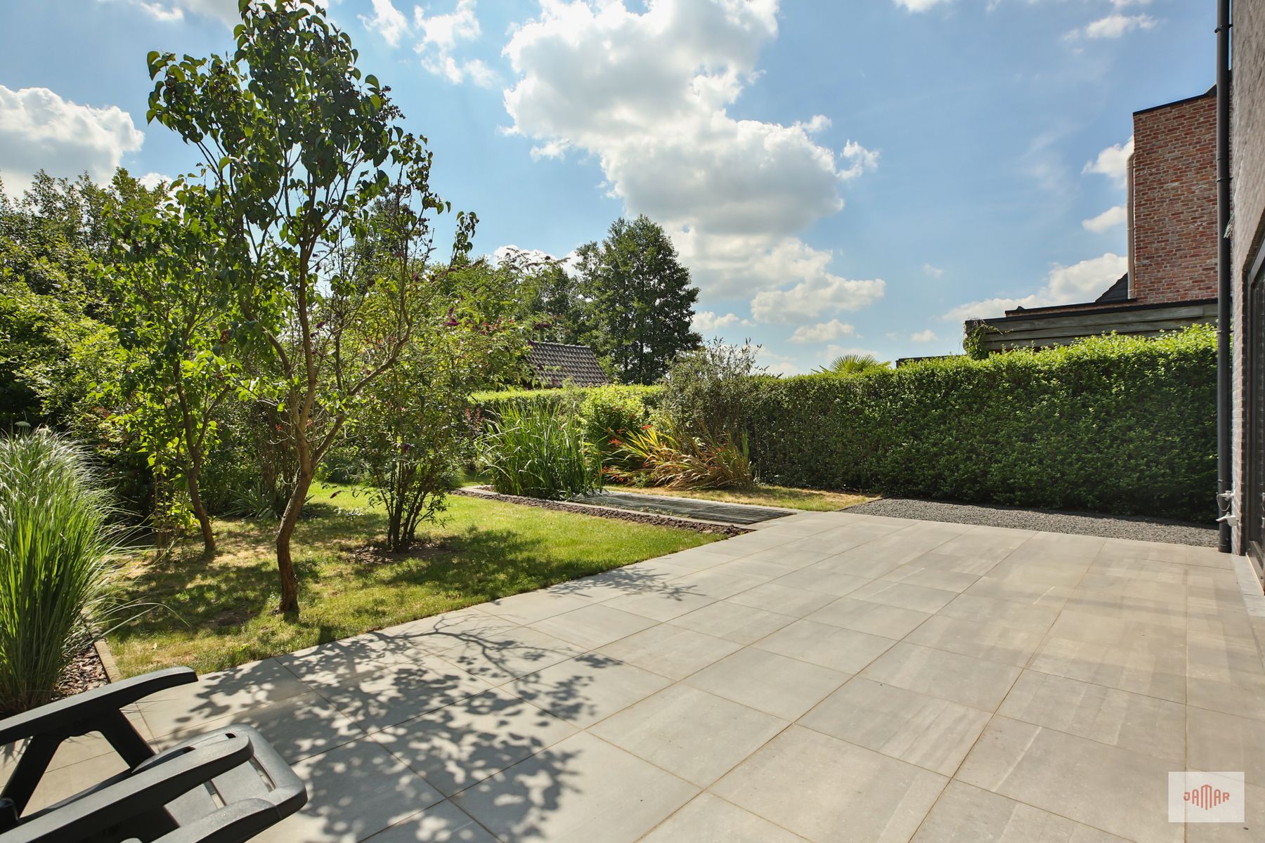 Moderne halfopen gezinswoning met veel ruimte foto 6