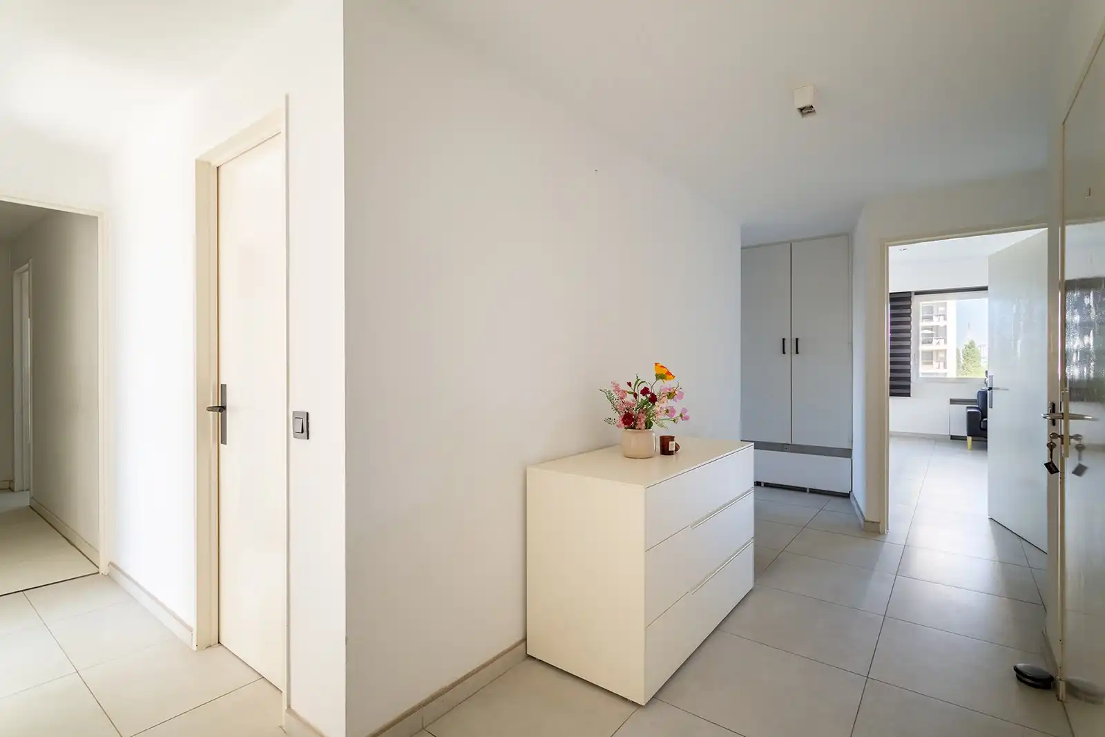 Instapklaar hoekappartement (150 m²) met veel lichtinval! foto 10