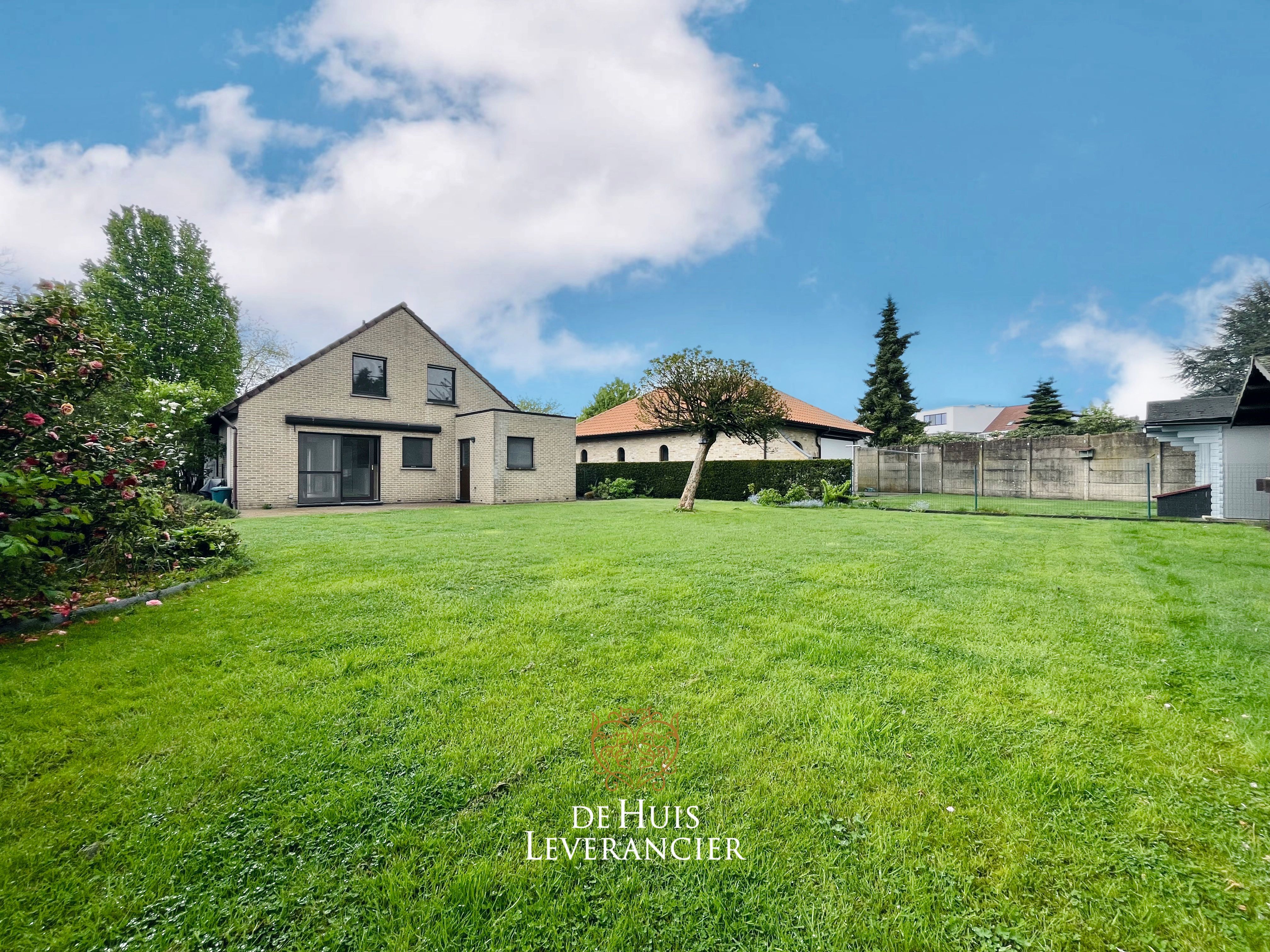 Instapklare, gerenoveerde villa in het hart van Kontich waar rust en comfort gegarandeerd worden foto 2