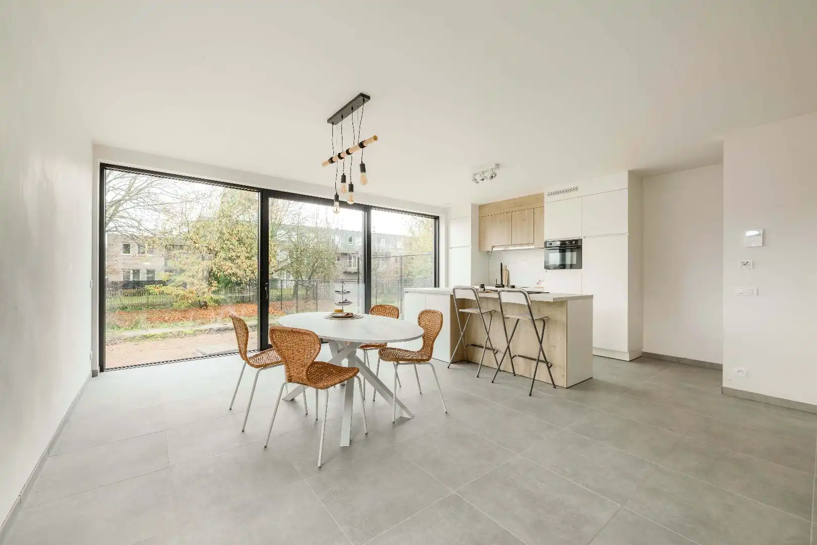 INSTAPKLARE ENERGIEZUINIGE NIEUWBOUWWONING MET 3 SLPKS | TUIN foto 6