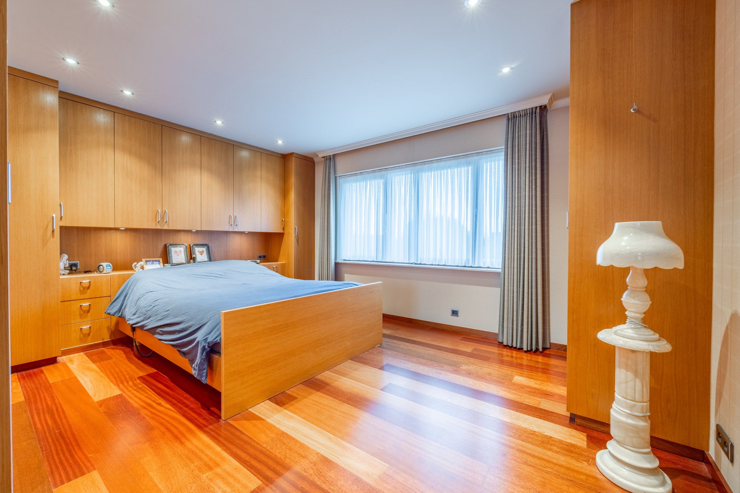 UNIEKE EIGENDOM MET ATELIER OP 960 M² foto 18