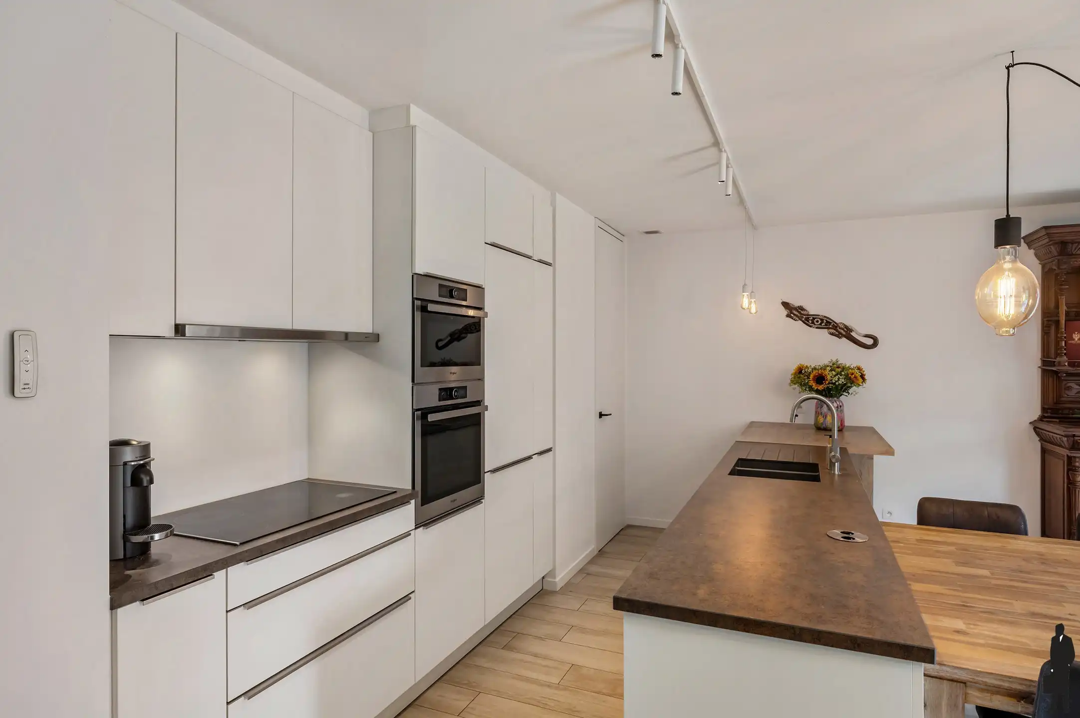 Instapklaar gelijkvloers appartement met zonnige tuin foto 6
