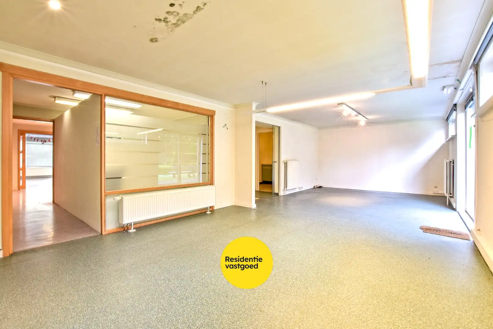 Centraal gelegen appartement(148 m²) in centrum Diksmuide! foto 6