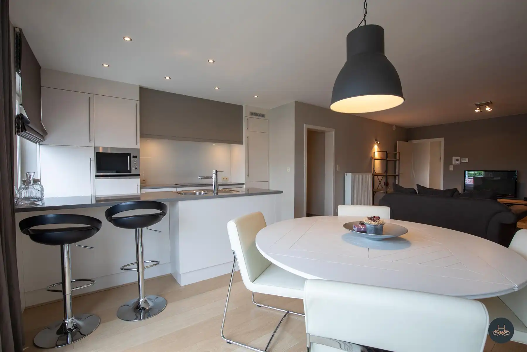 Gezellig appartement met groot terras foto 6