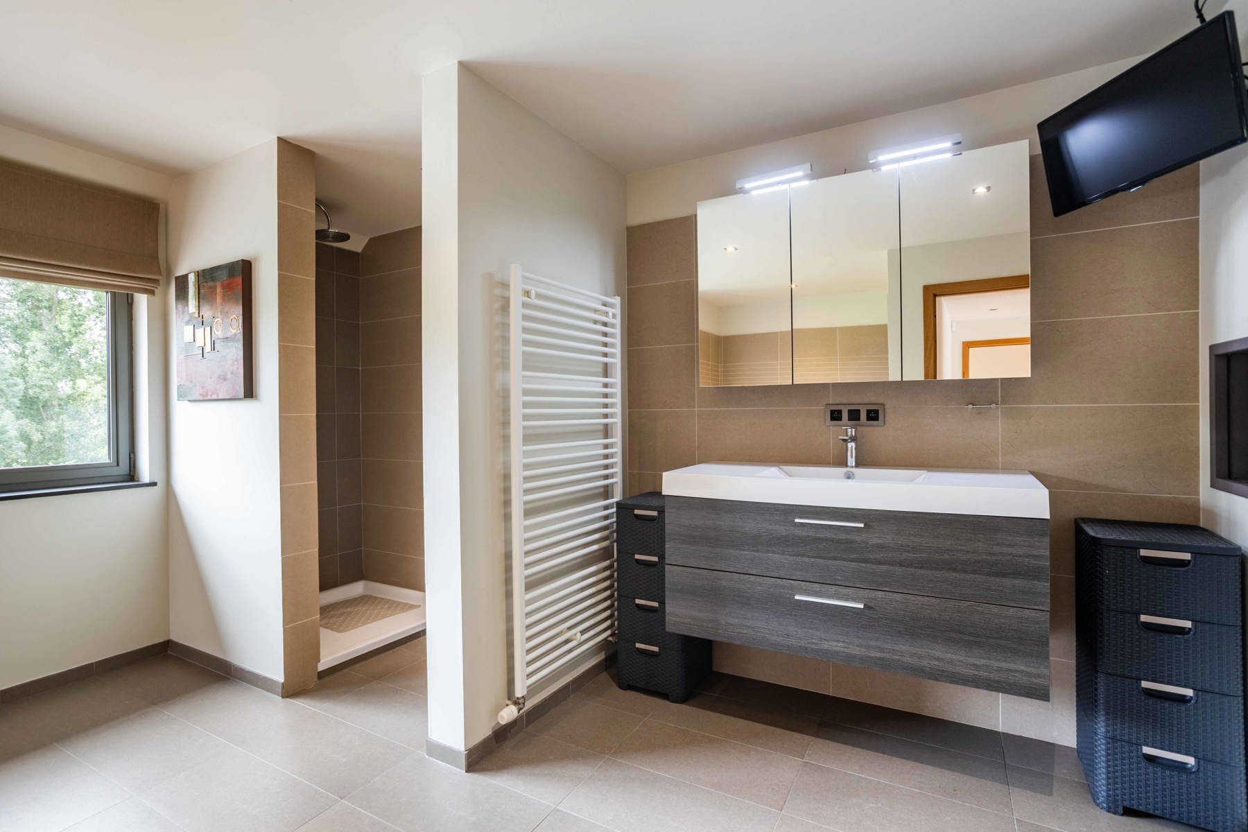 Instapklare woning 4 slpks met zwembad en poolhouse foto 19