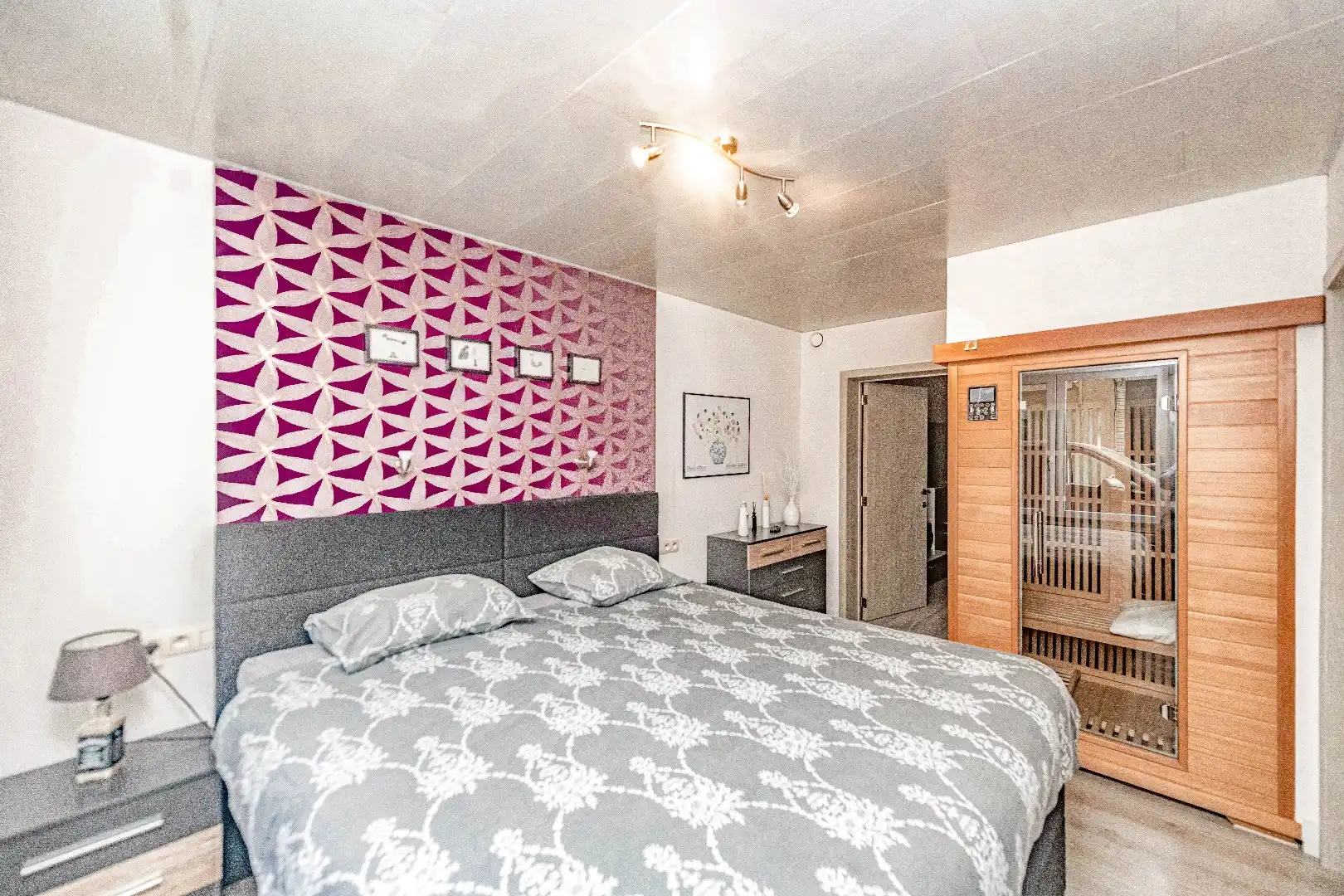 Ruim modern appartement met 3 slaapkamers en terras foto 5