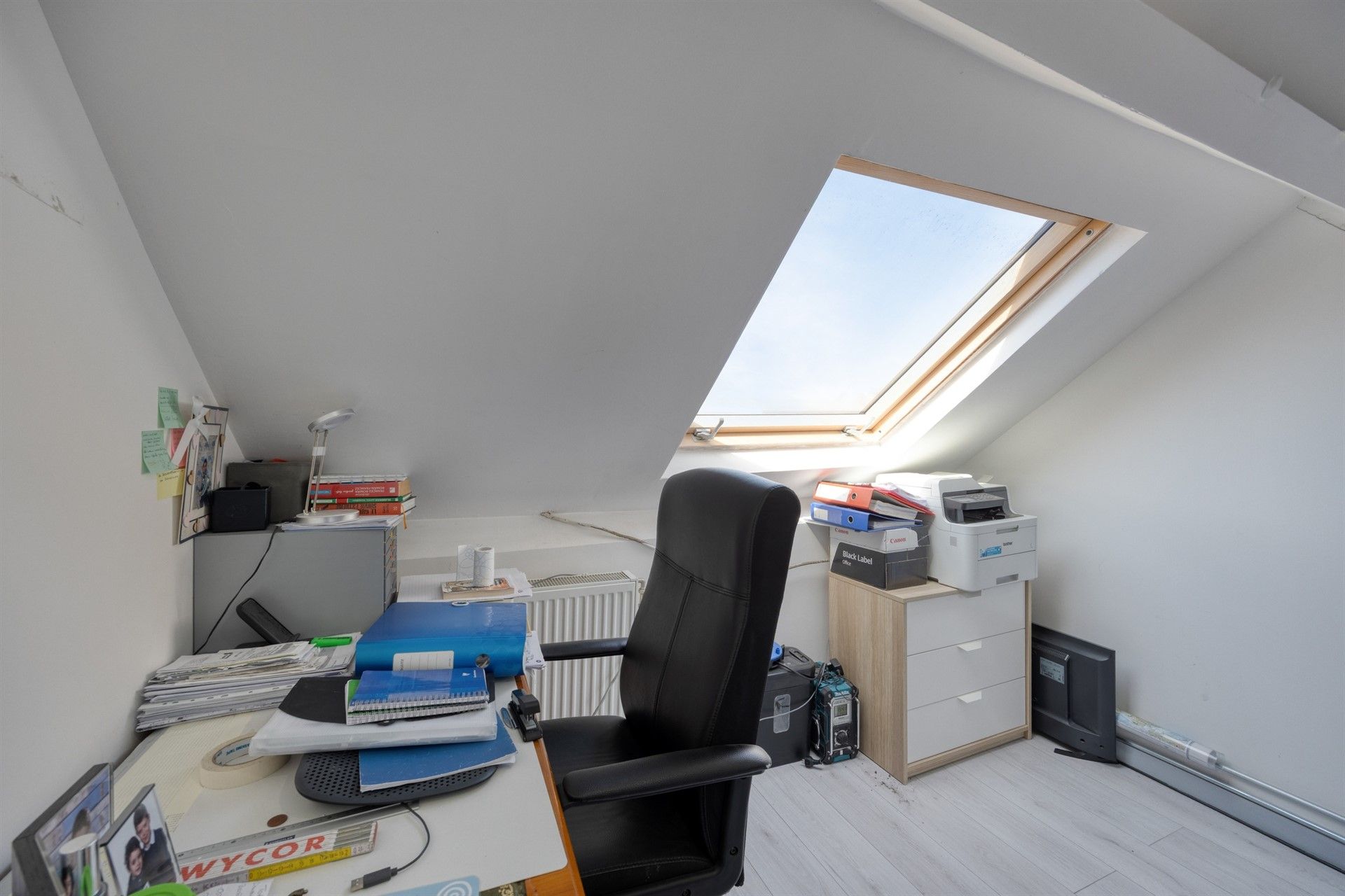 Instapklare rijwoning gelegen in SINT-STEVENS-WOLUWE! foto 11