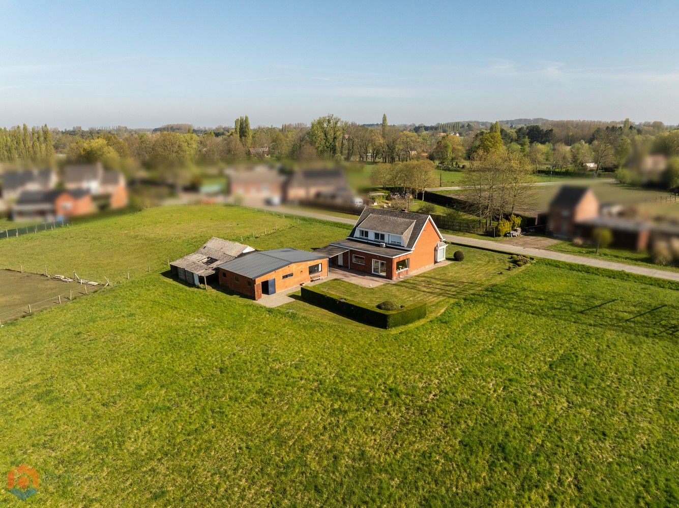 Woning met 3 (mogelijks 4) slpkrs en bijgebouw op 1,53 ha te Putte foto 2