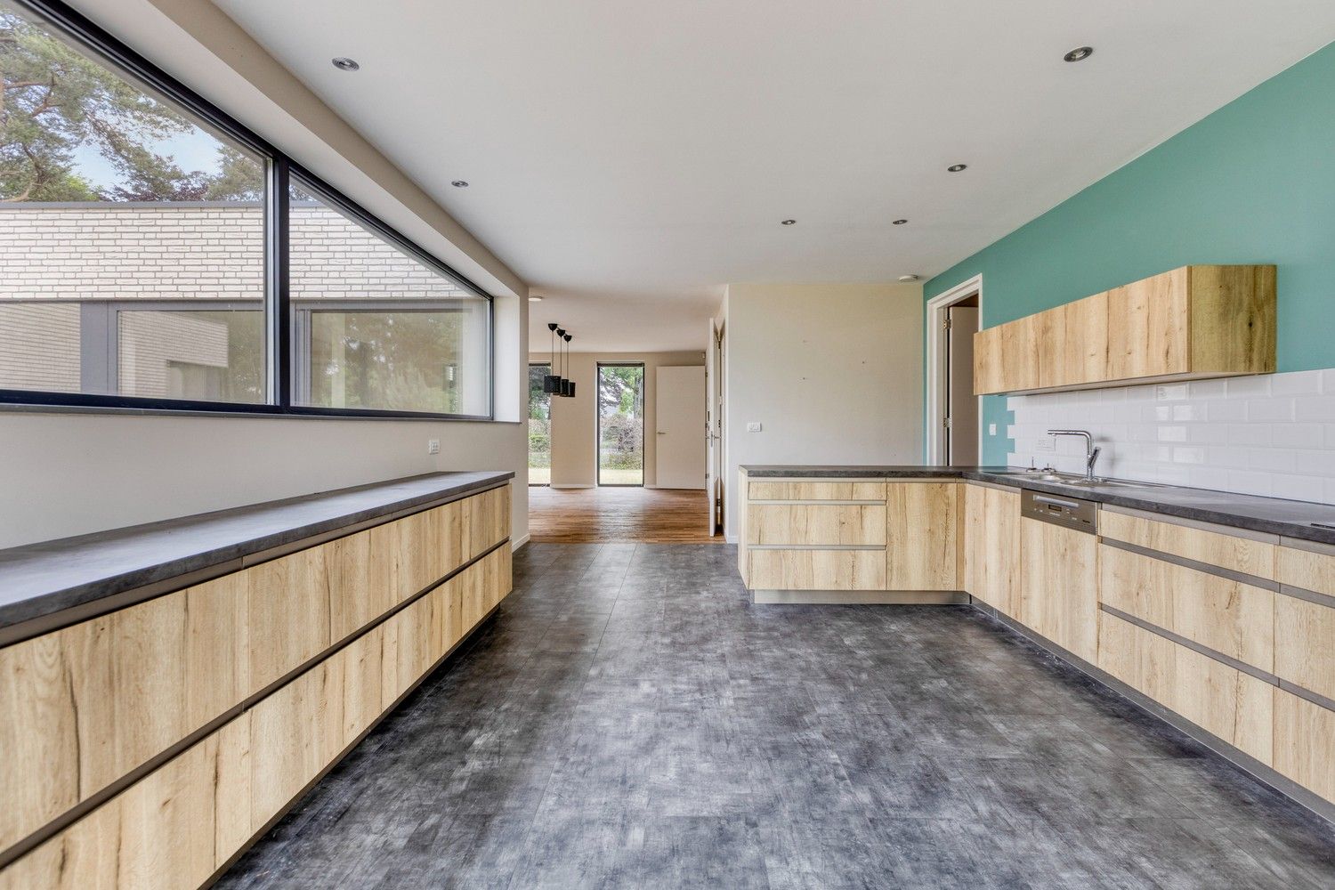 Ruime, energiezuinige bungalow op een toplocatie in residentiële villawijk foto 18