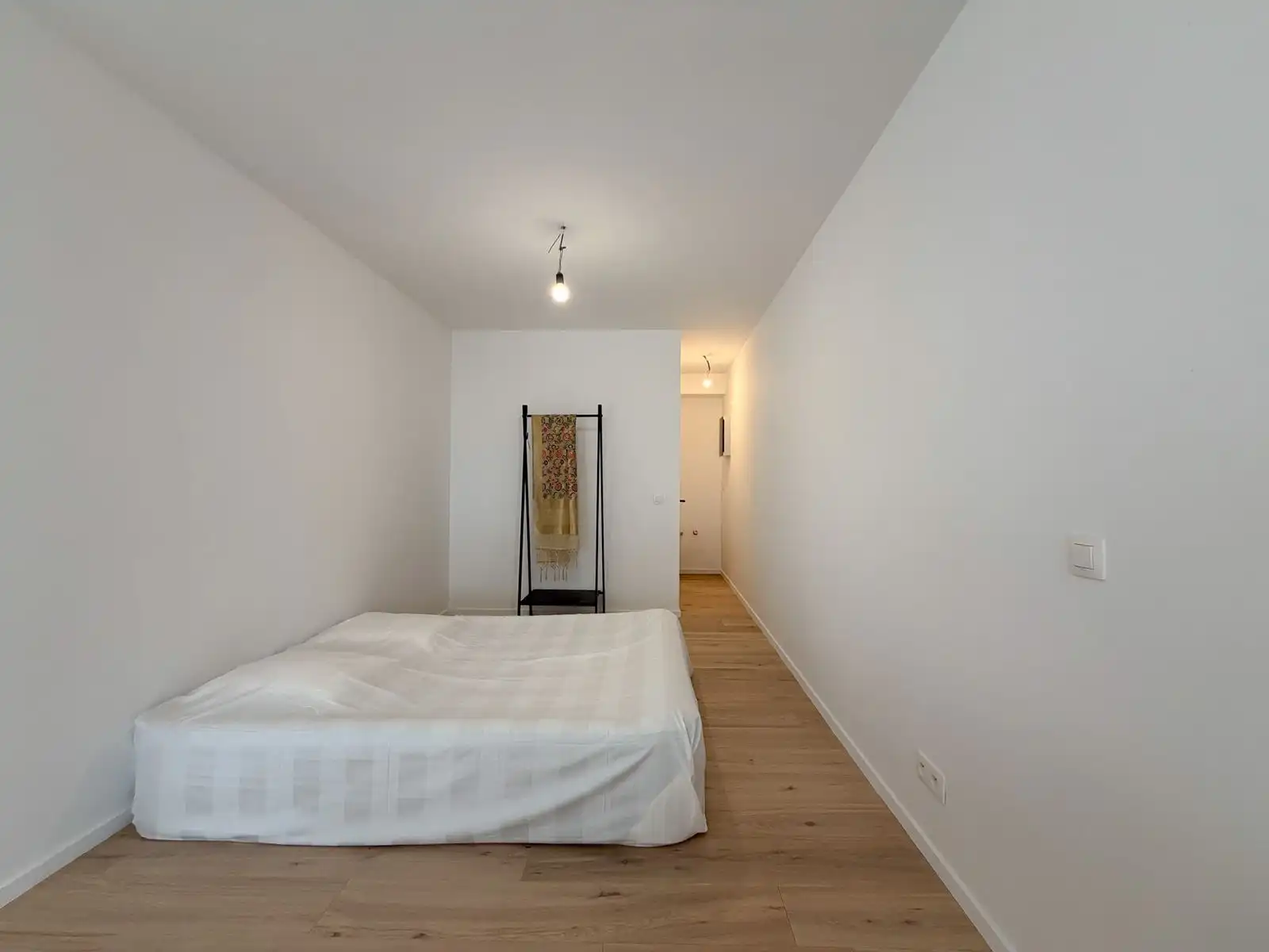 LICHTRIJKE, GERENOVEERDE STUDIO OP TOPLOCATIE AAN HET WAPENPLEIN foto 9