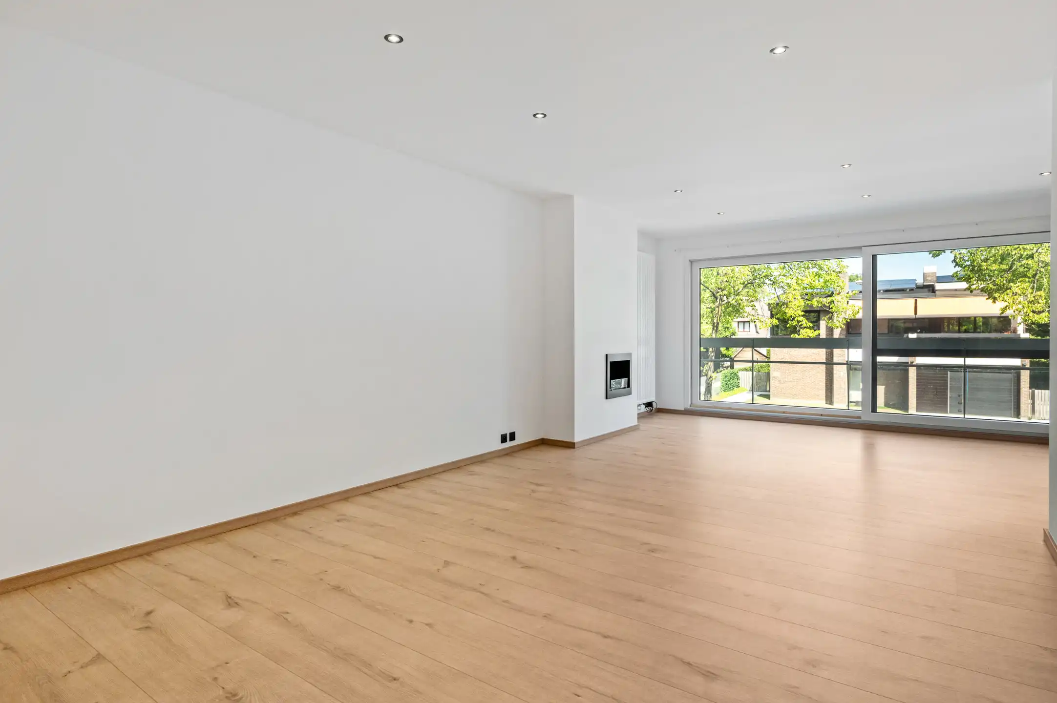 Prachtig gerenoveerd 3-slk-appartement met terras foto 4