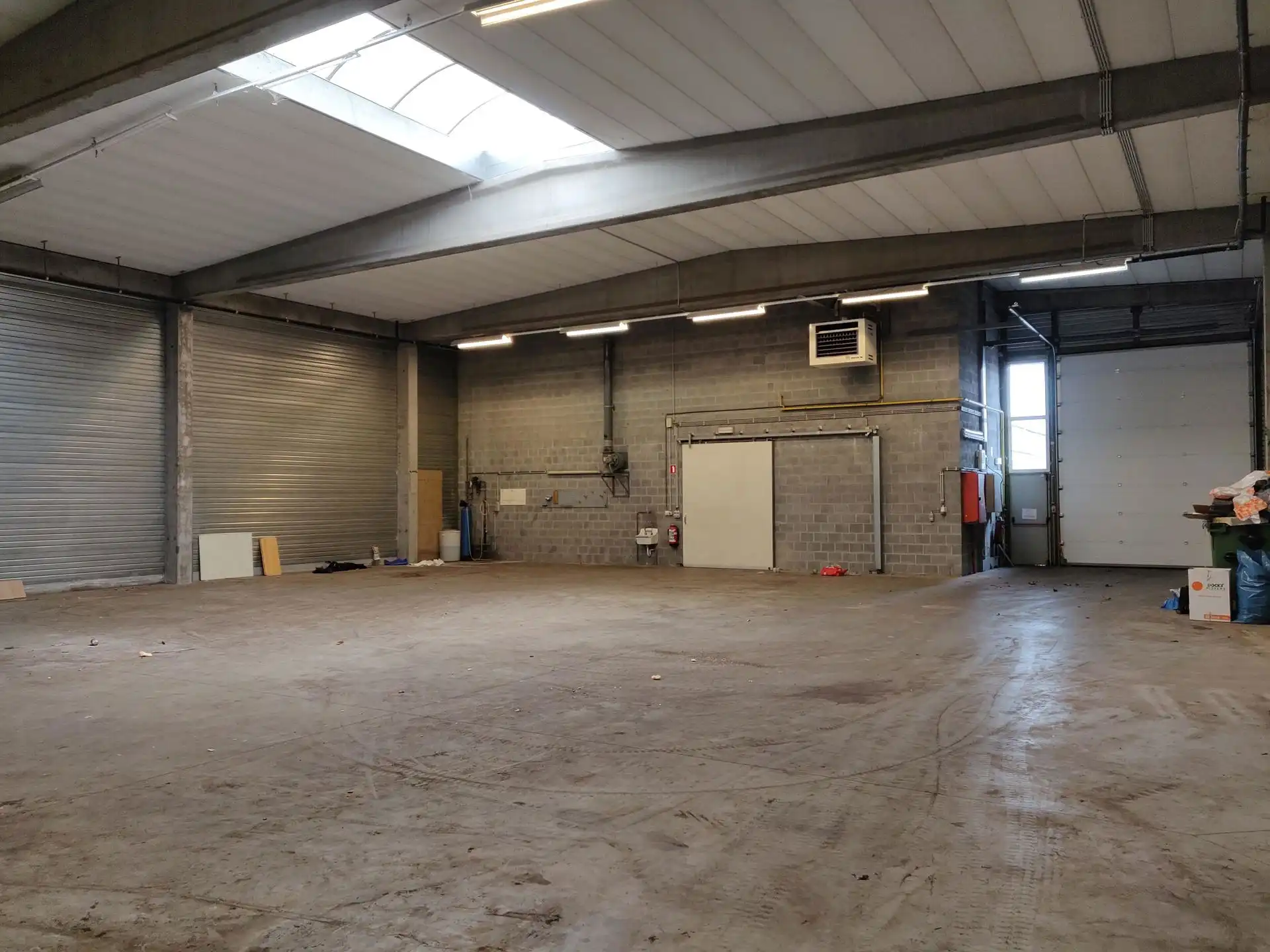 Modern bedrijfspand te huur foto 4