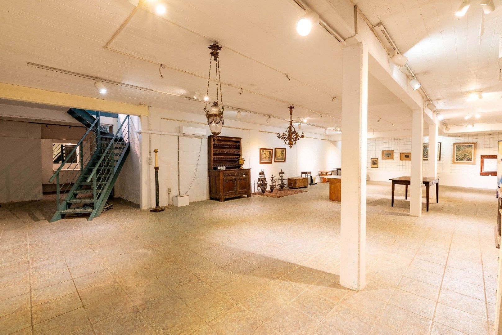 Ruim pand in de Steenhouwersvest foto 3