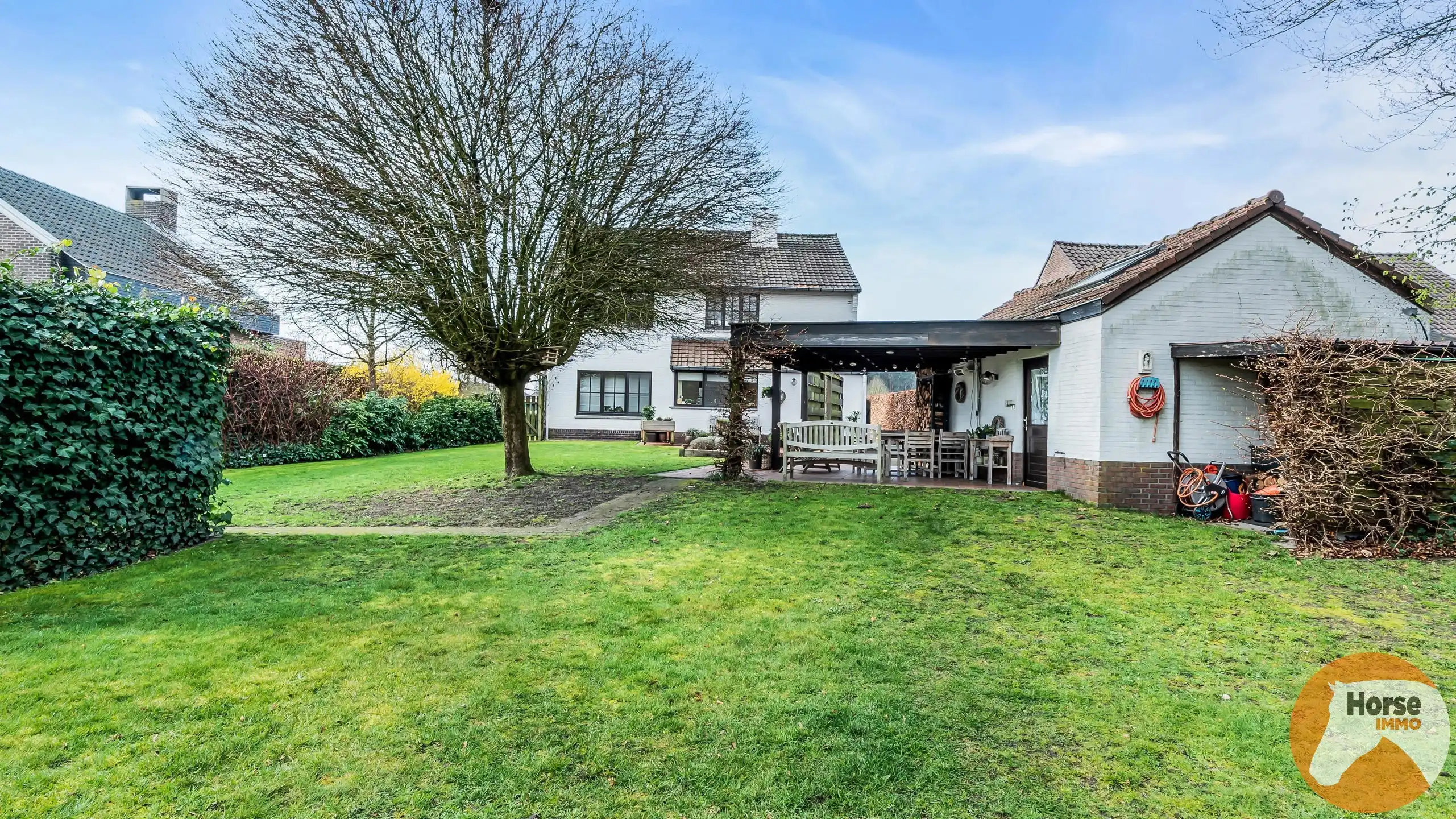 OPGLABBEEK - Gezinswoning met tuin, weide en paardenstallen  foto 8