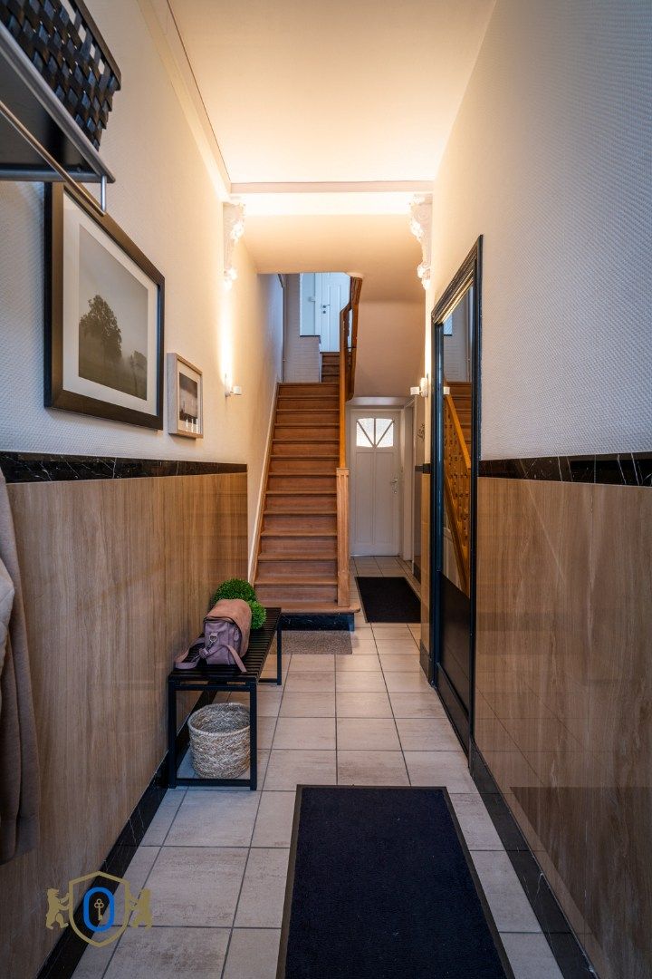 Brugse 3-slpkr herenwoning met studio & romantische tuin foto 3