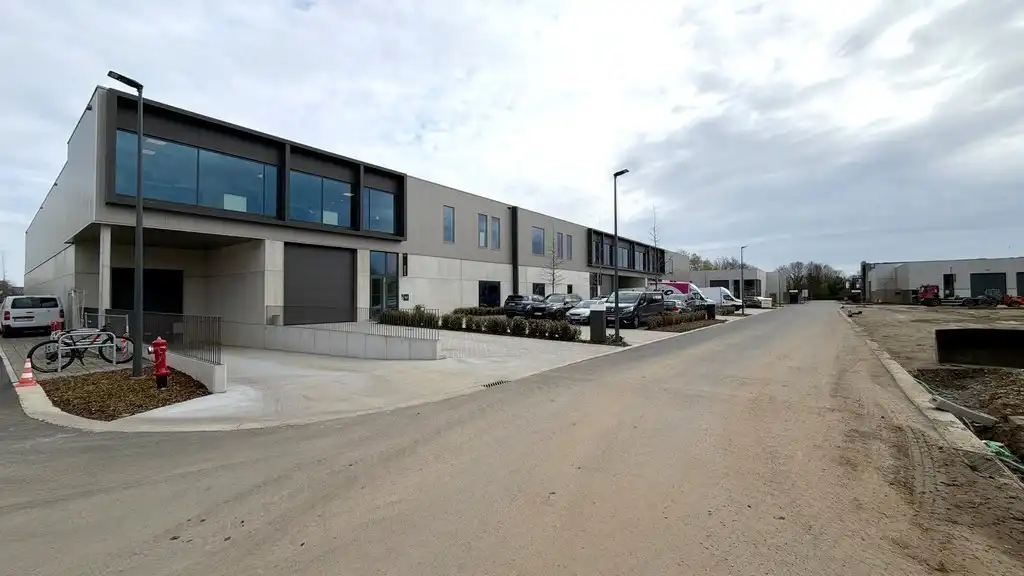 Nieuwbouw KMO-unit te koop in Cesar Business Park Bornem foto {{pictureIndex}}