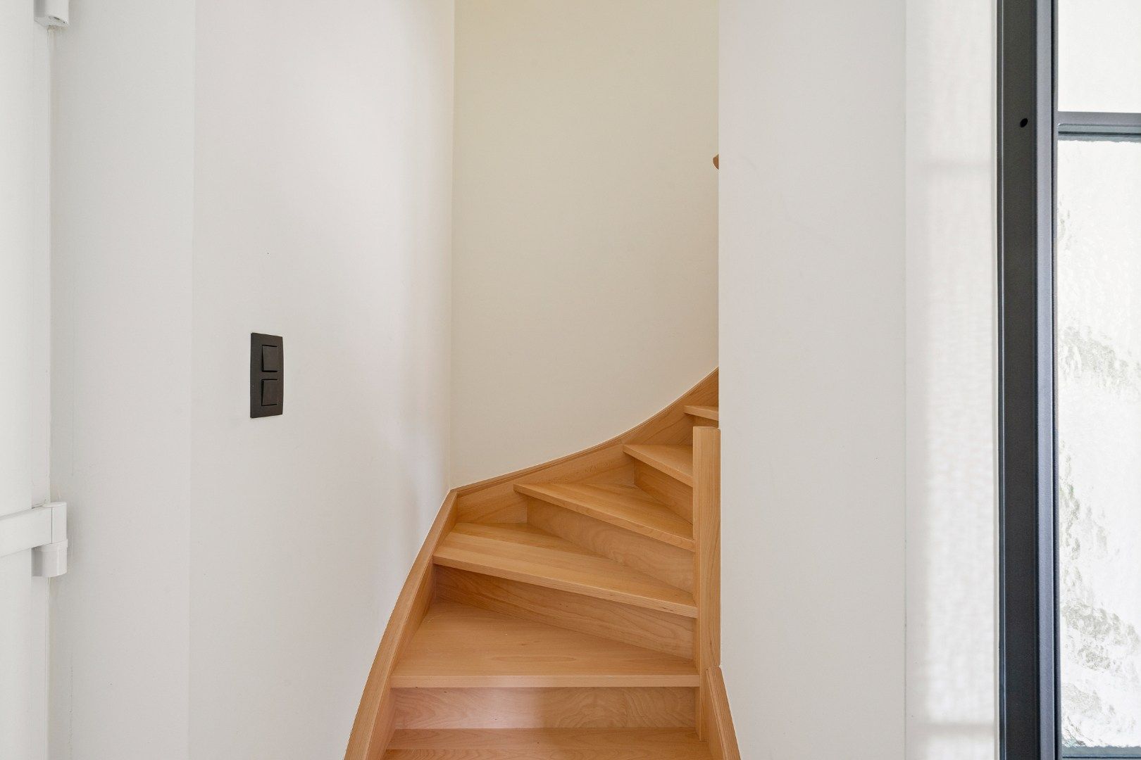 Halfopen nieuwbouwwoning met 3 slaapkamers, garage en zonnige tuin in Dadizele-centrum foto 11