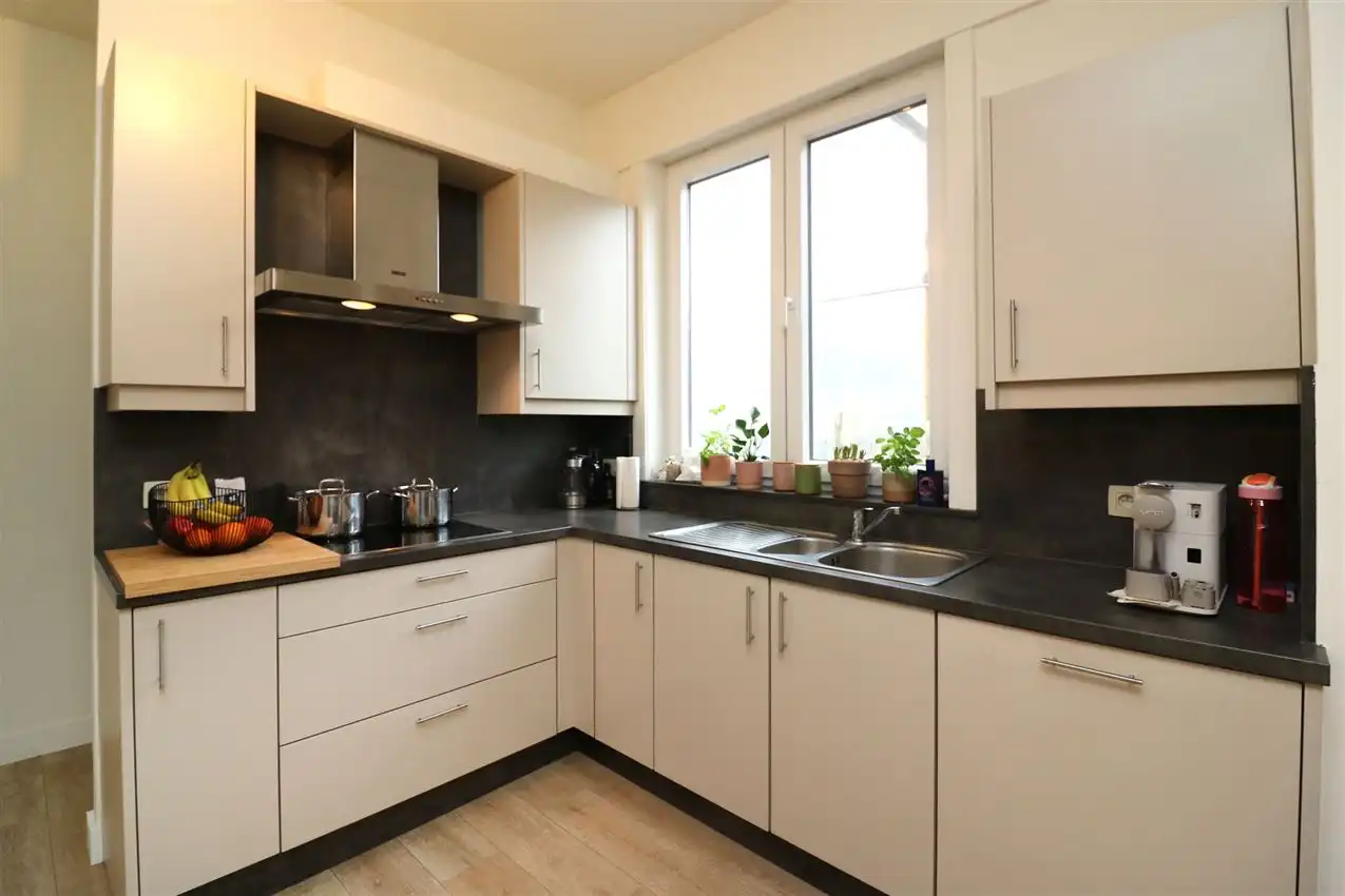 Gerenoveerde woning met tuin, centraal gelegen nabij centrum en E 314 foto 31