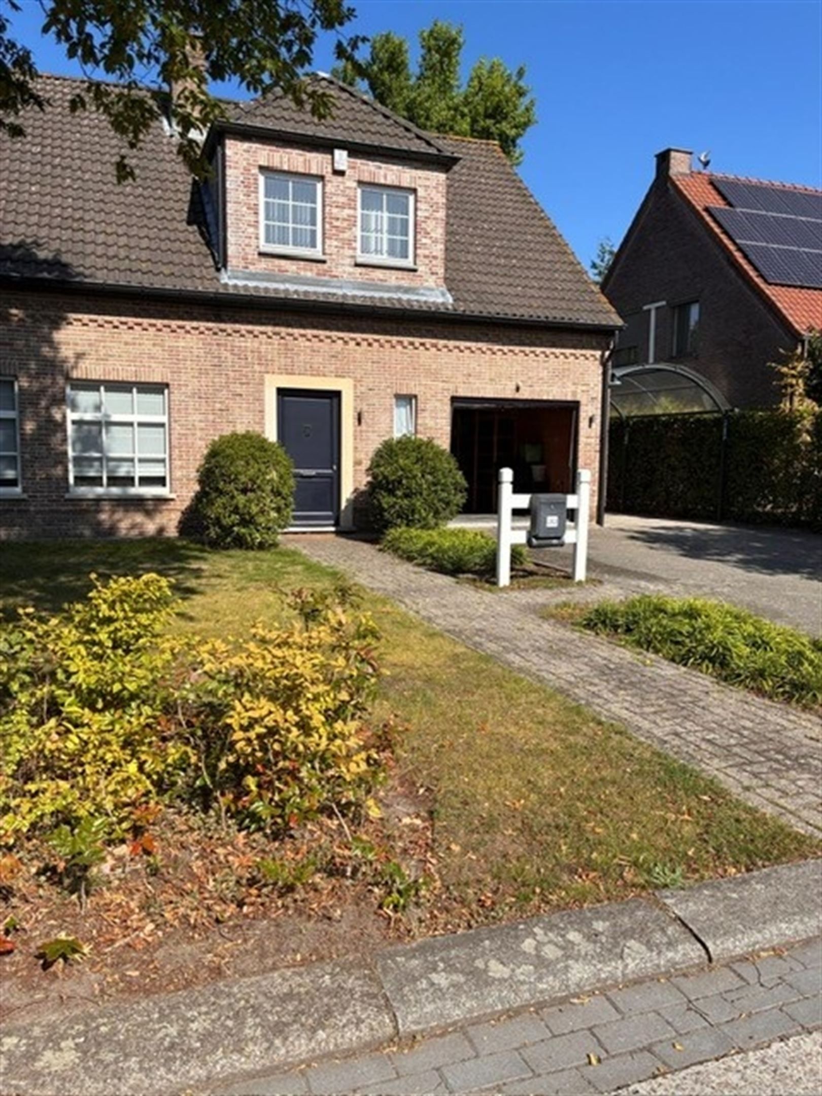 Instapklare villa met AIRCO met 4 slaapkame in Brasschaat! foto 2