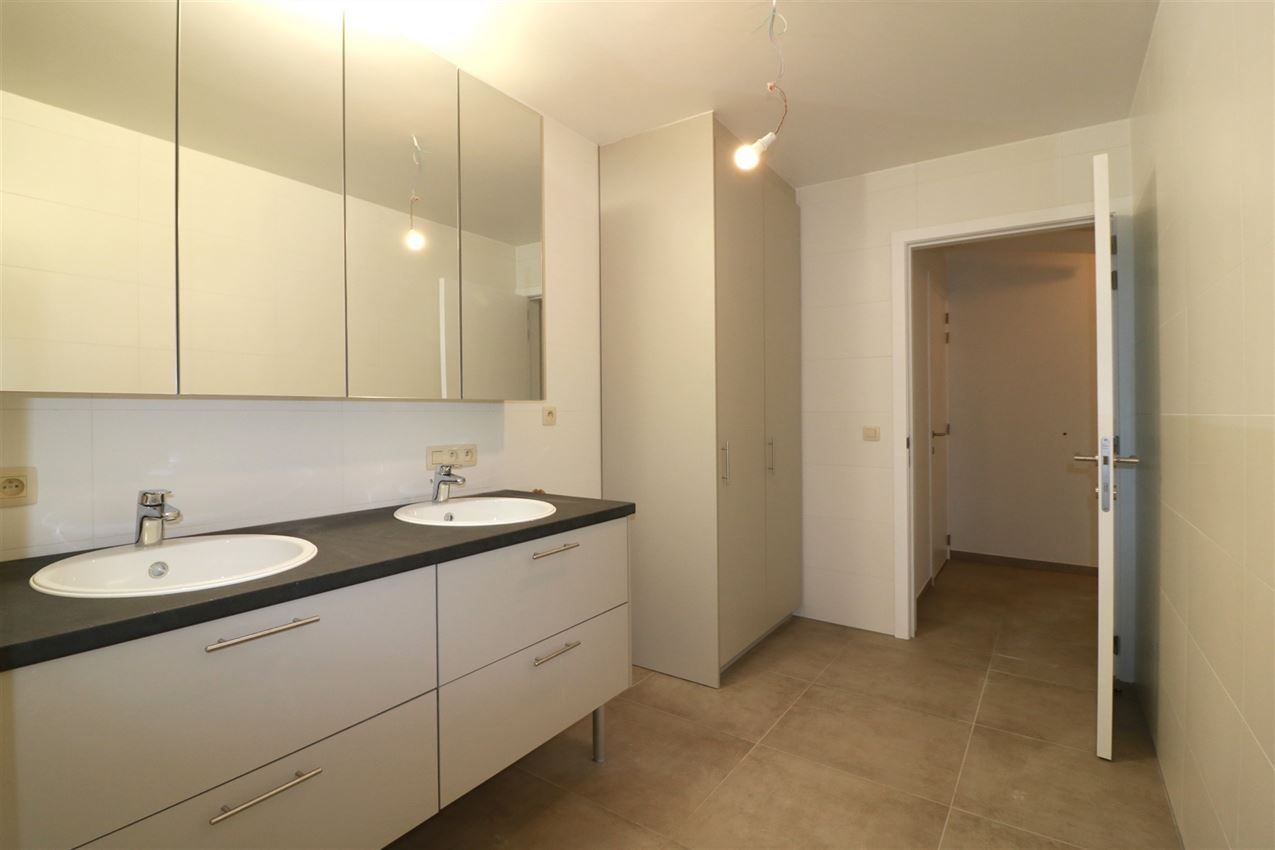 Unieke duplex met twee slpk, terras, autostaanplaats, label A foto 20