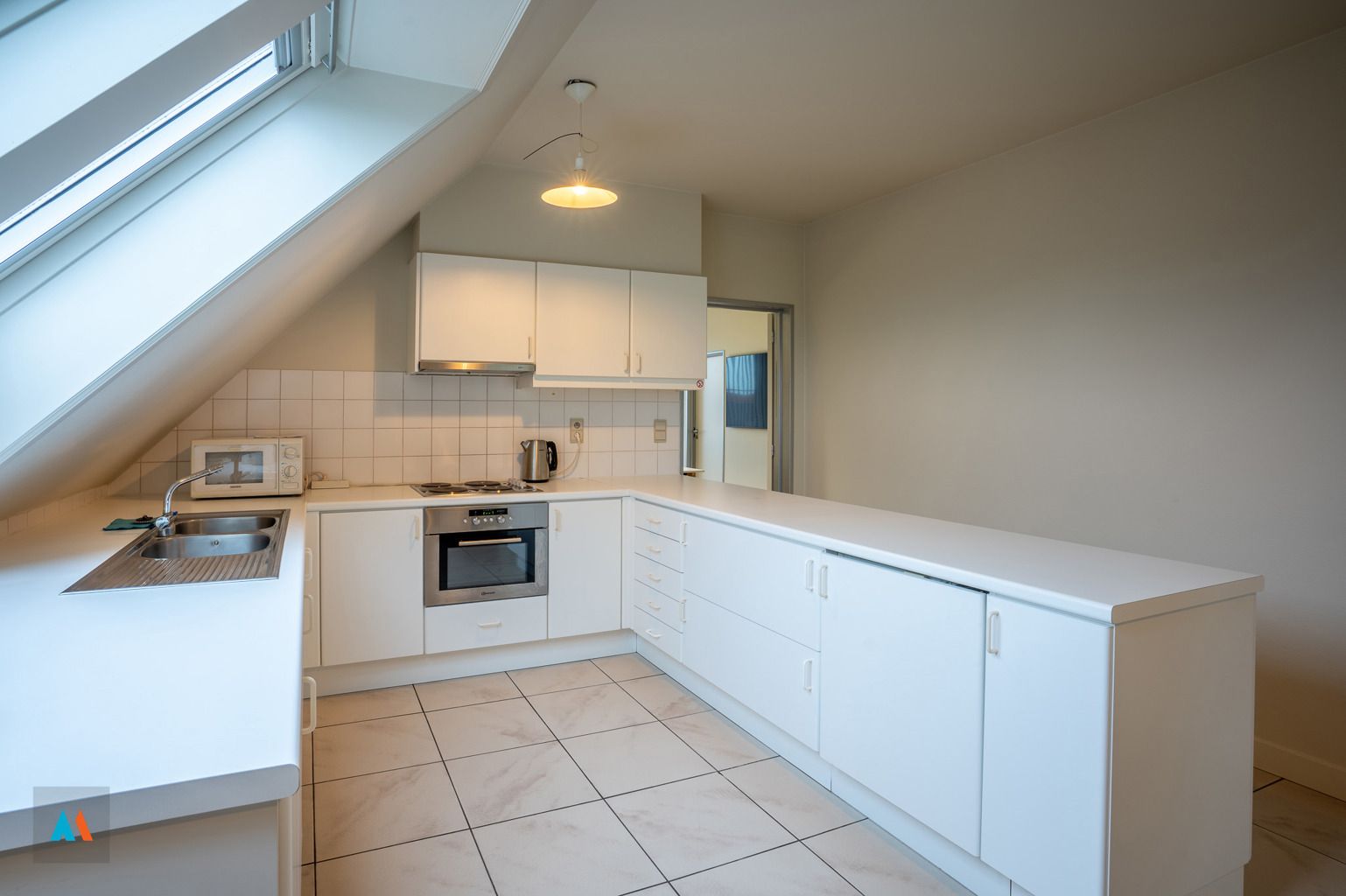 Kantoorgebouw met dakappartement foto 22