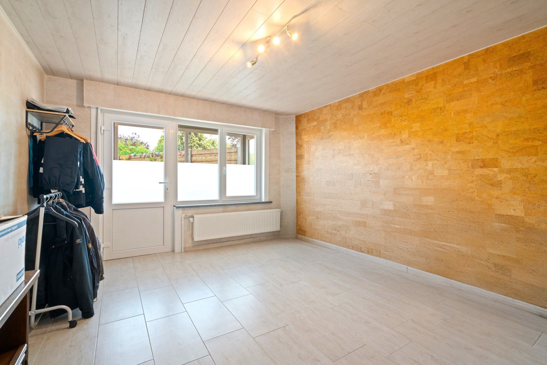 Ruim gelijkvloers appartement met tuin en garage foto 11