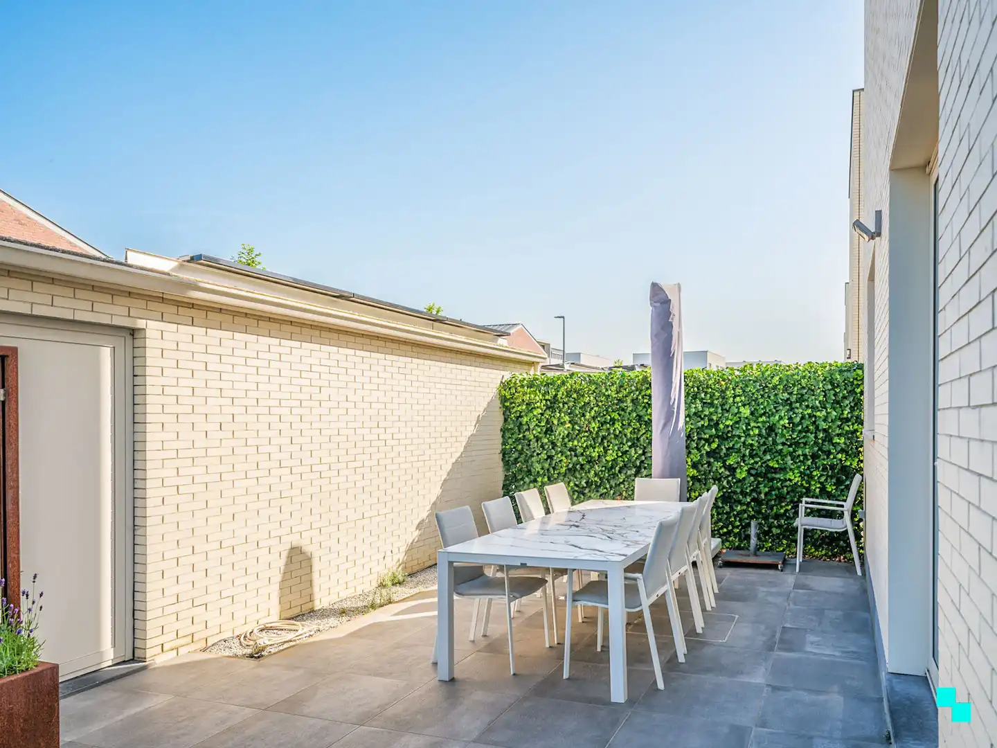Instapklare woning met vijf kamers in het hart van Merelbeke foto 16