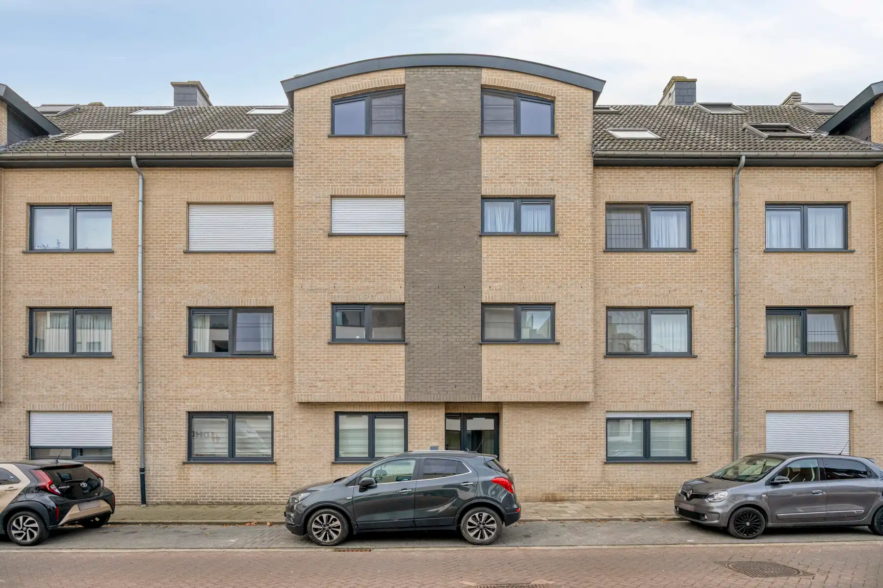 Ruim appartement met 2 slaapkamers, terras en parking  foto 17