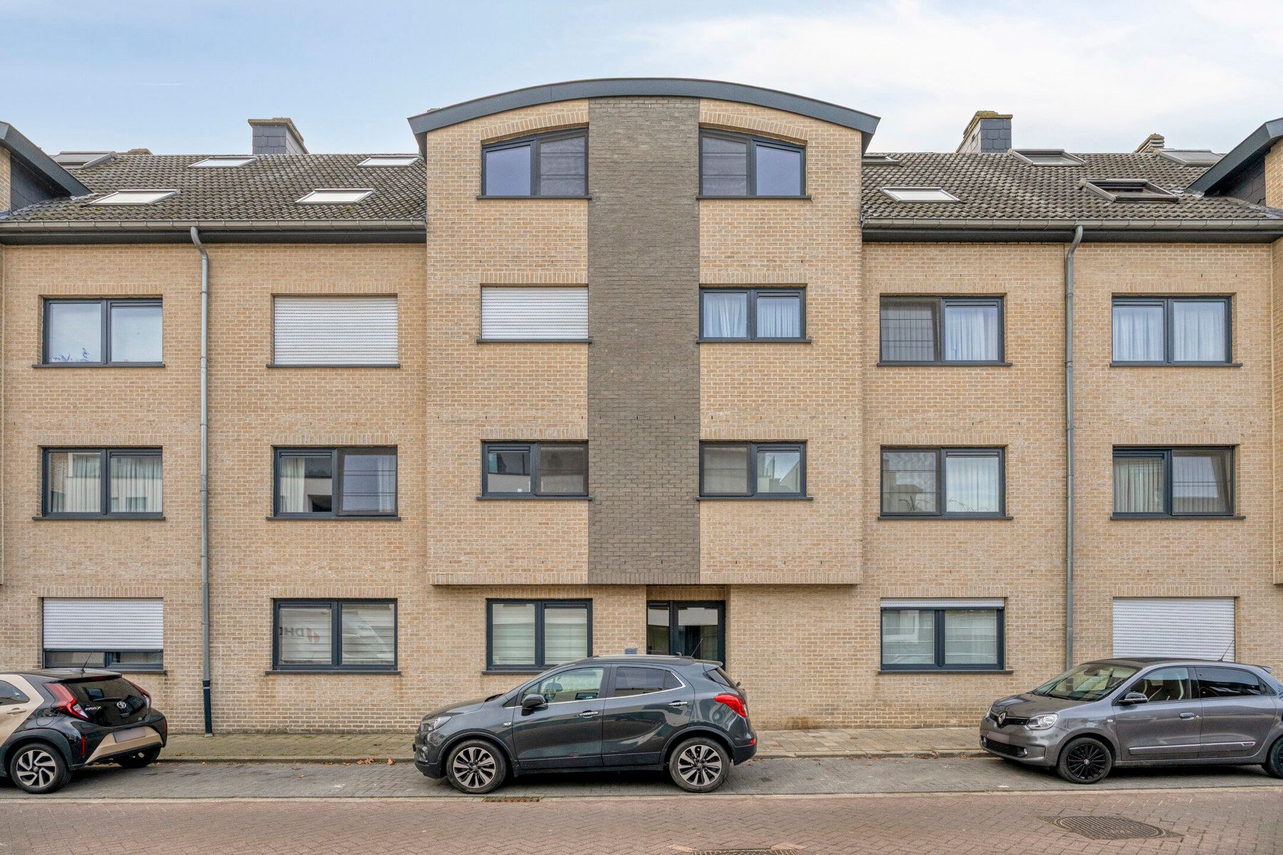 Ruim appartement met 2 slaapkamers, terras en parking  foto 17