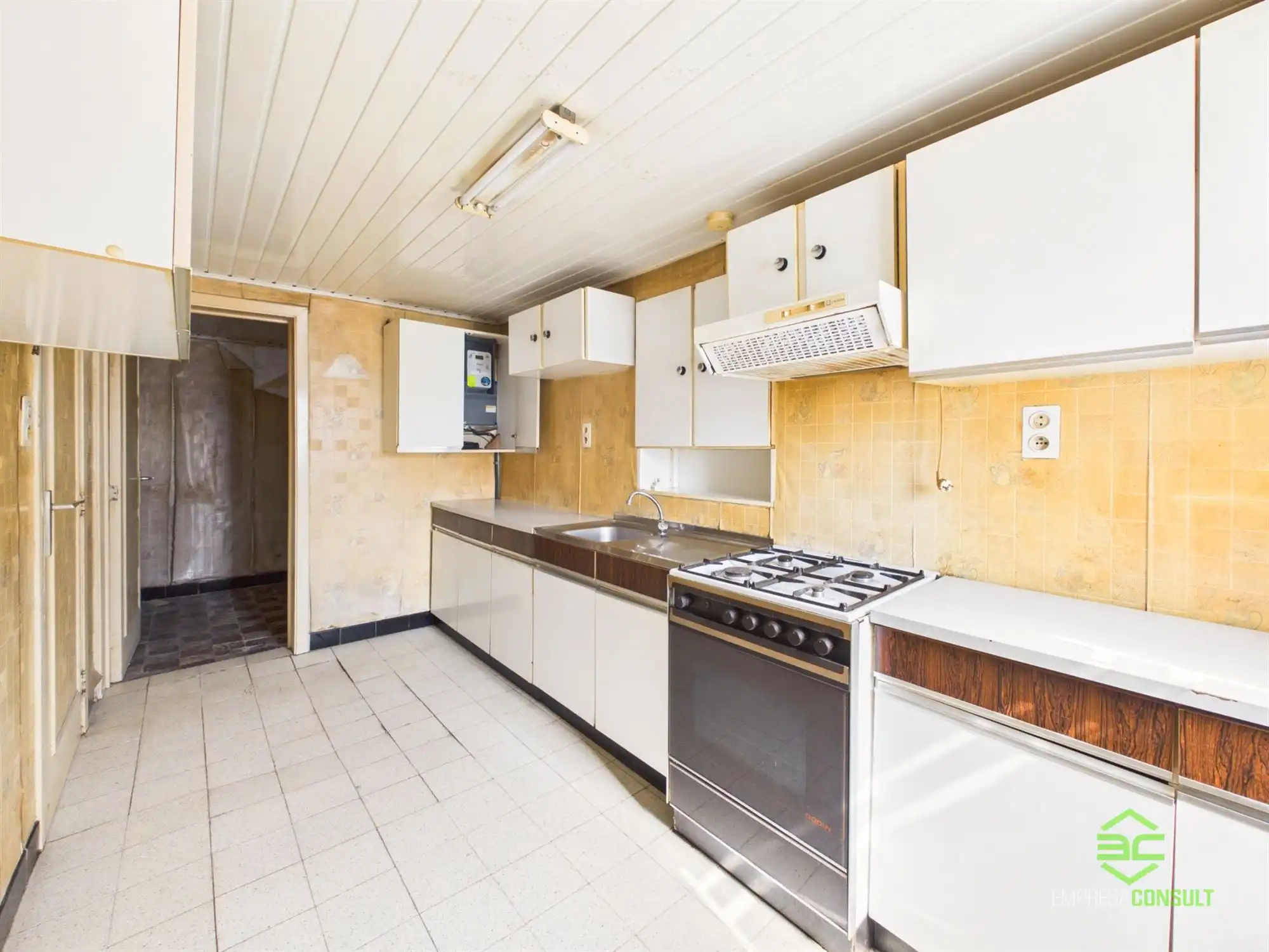 Te renoveren rustig gelegen woning op 20a 8ca! foto 14