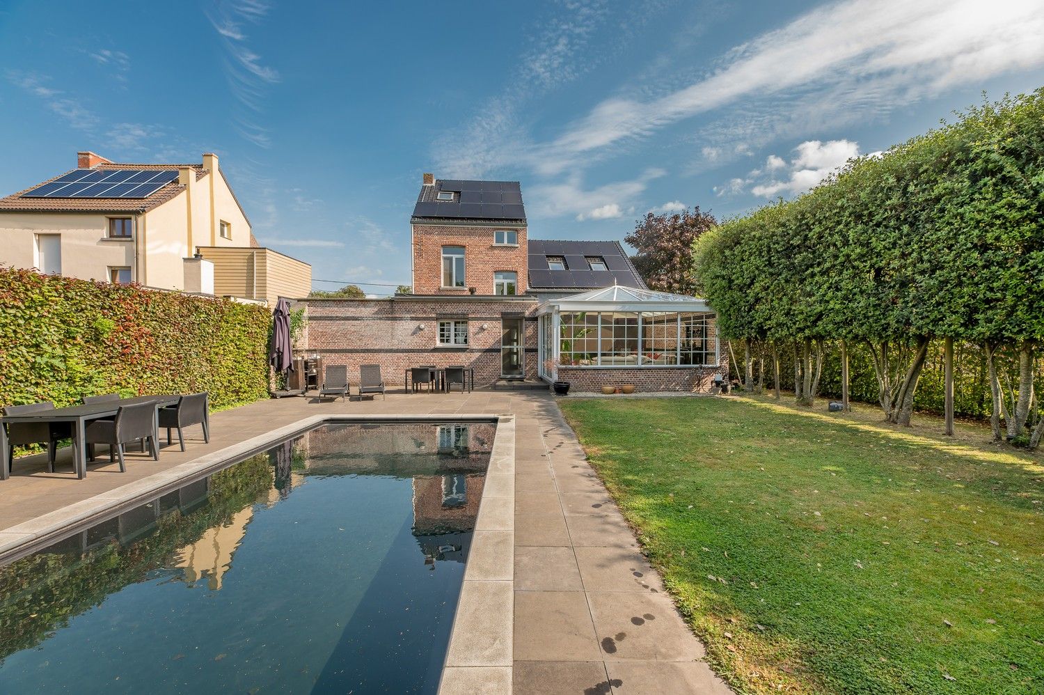 INSTAPKLARE WONING I ZWEMBAD I 4 SLPK foto 2