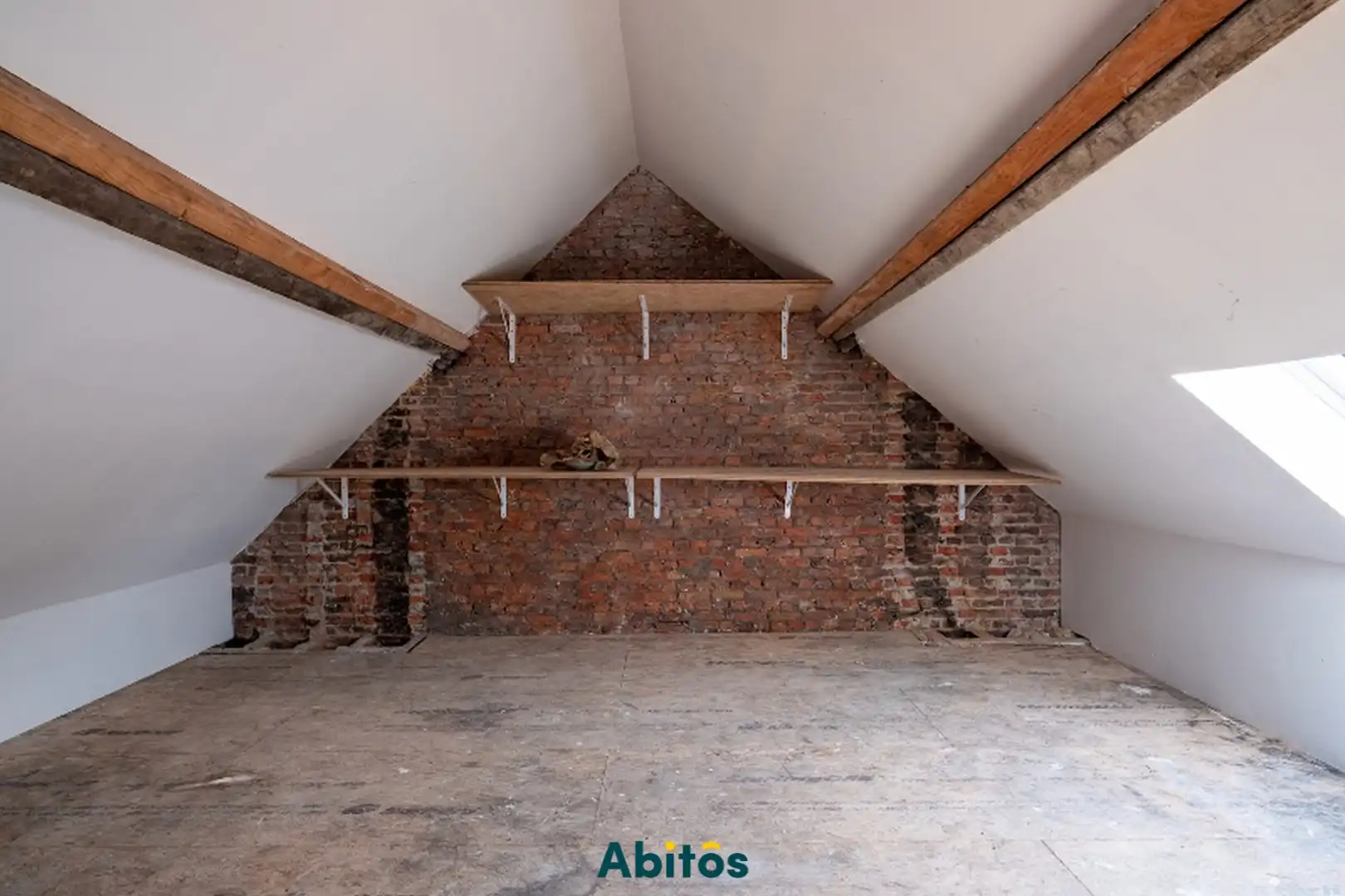 Gerenoveerde herenwoning met 4 slaapkamers en 2 badkamers foto 22
