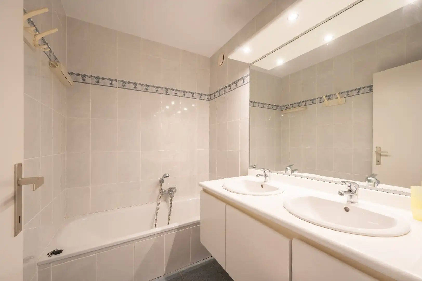 Instapklaar appartement met zicht op de Lippenslaan in residentie Dame Blanche foto 8
