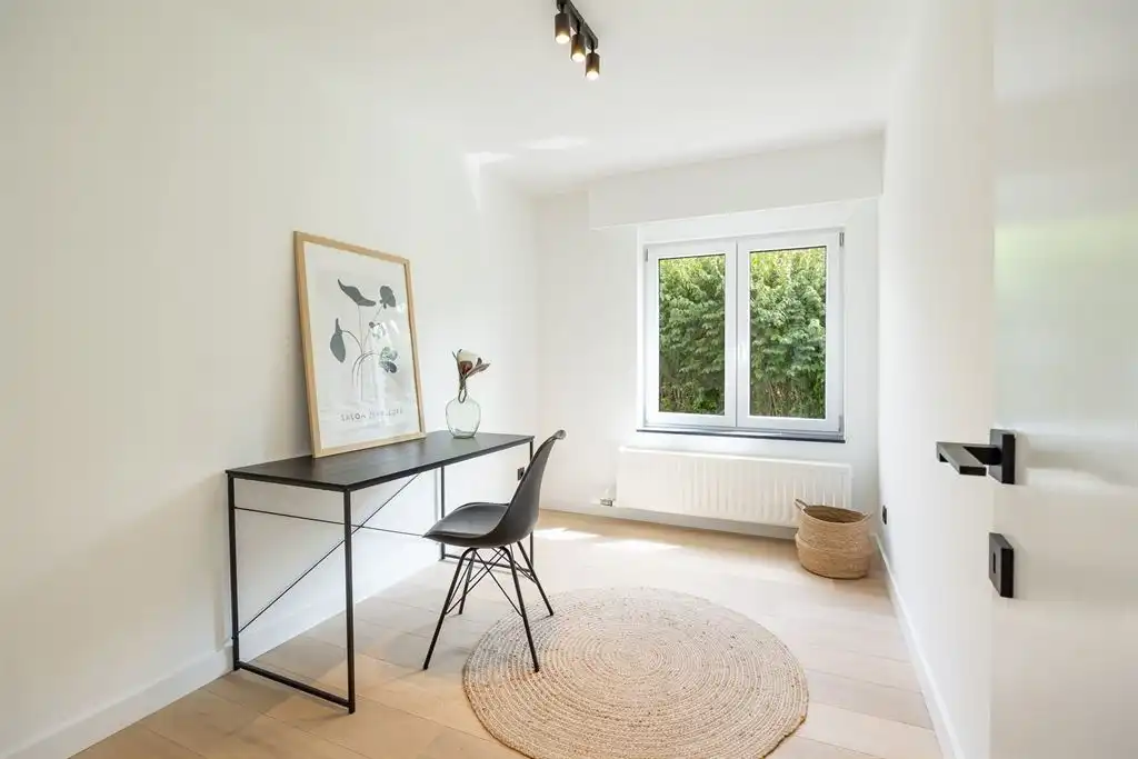 Stijlvol gerenoveerde villa met ruime tuin foto 16