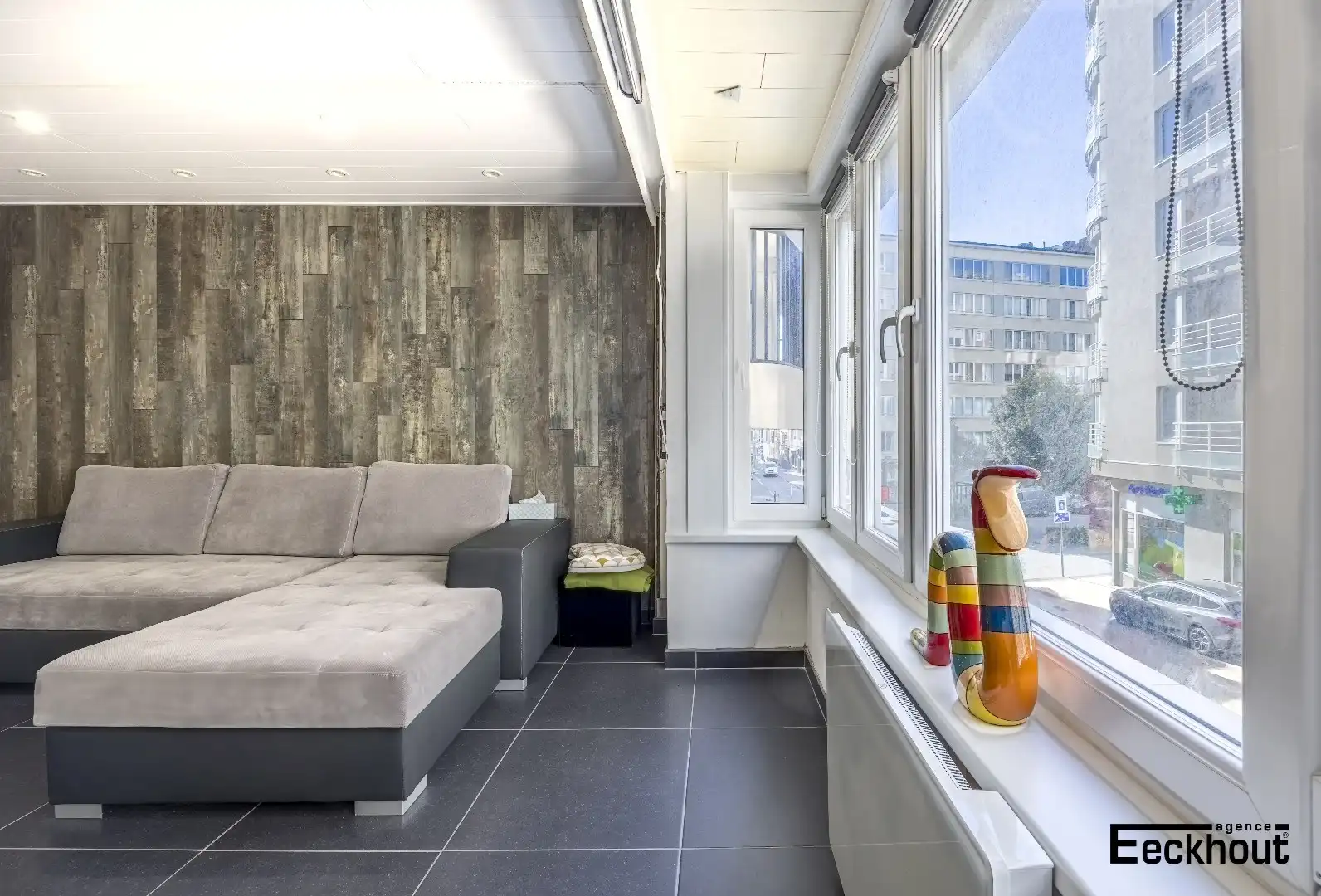 Instapklaar appartement op enkele passen van het strand! foto 3