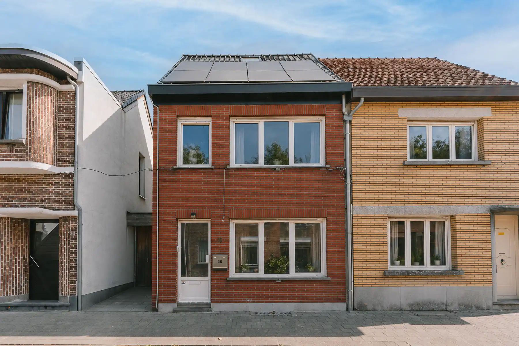 Instapklare en energiezuinige gezinswoning te Ranst foto {{pictureIndex}}
